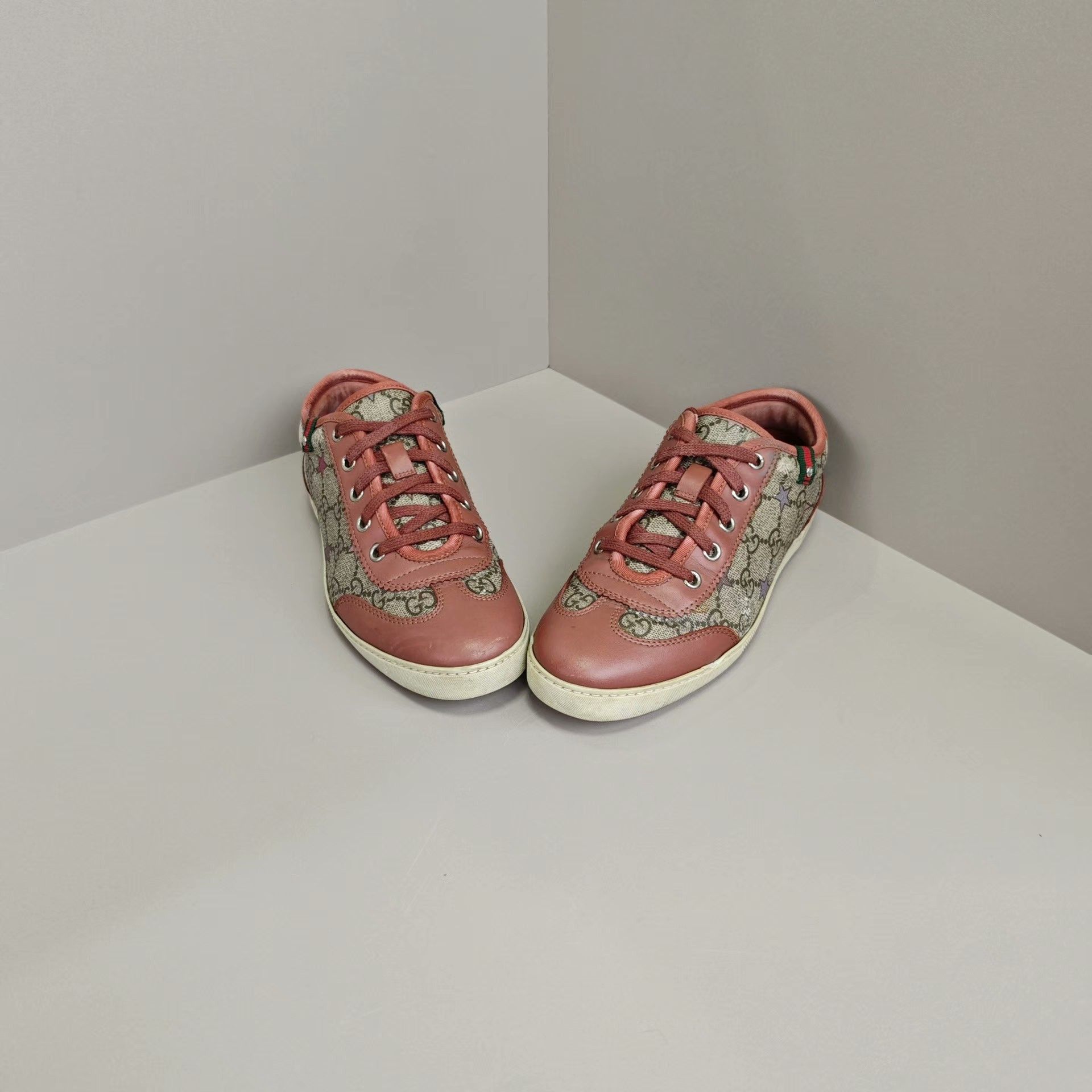 Gucci Gucci Lowtop Sneakers us_6 Women Size US 6 / IT 36 - 2 Thumbnail