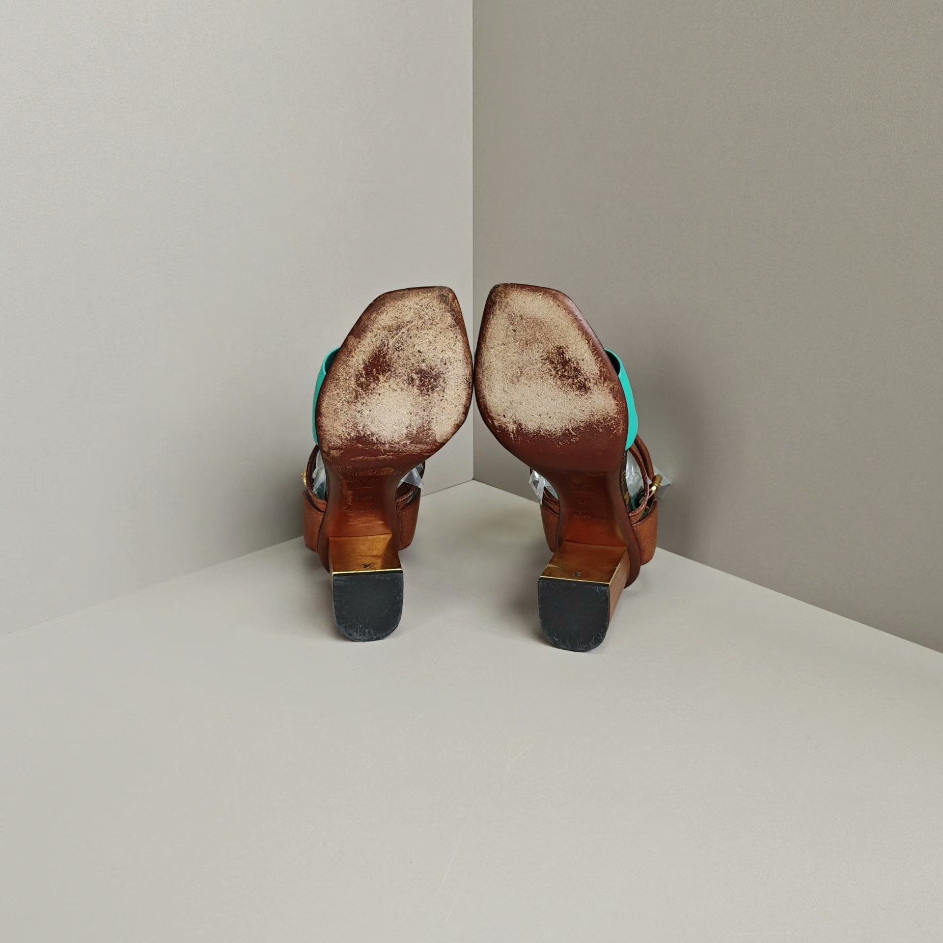 Louis Vuitton Louis Vuitton Sandals us_6 Women Size US 6 / IT 36 - 5 Thumbnail