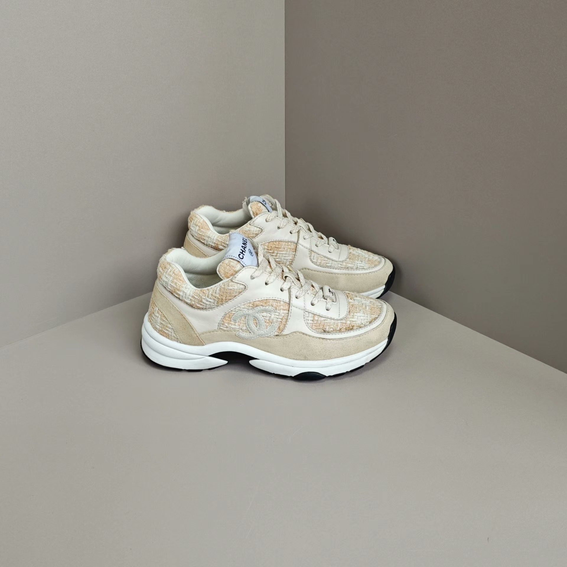 Chanel Chanel Casual Lowtop Sneakers us_5 Women Size US 5 / IT 35 - 4 Thumbnail