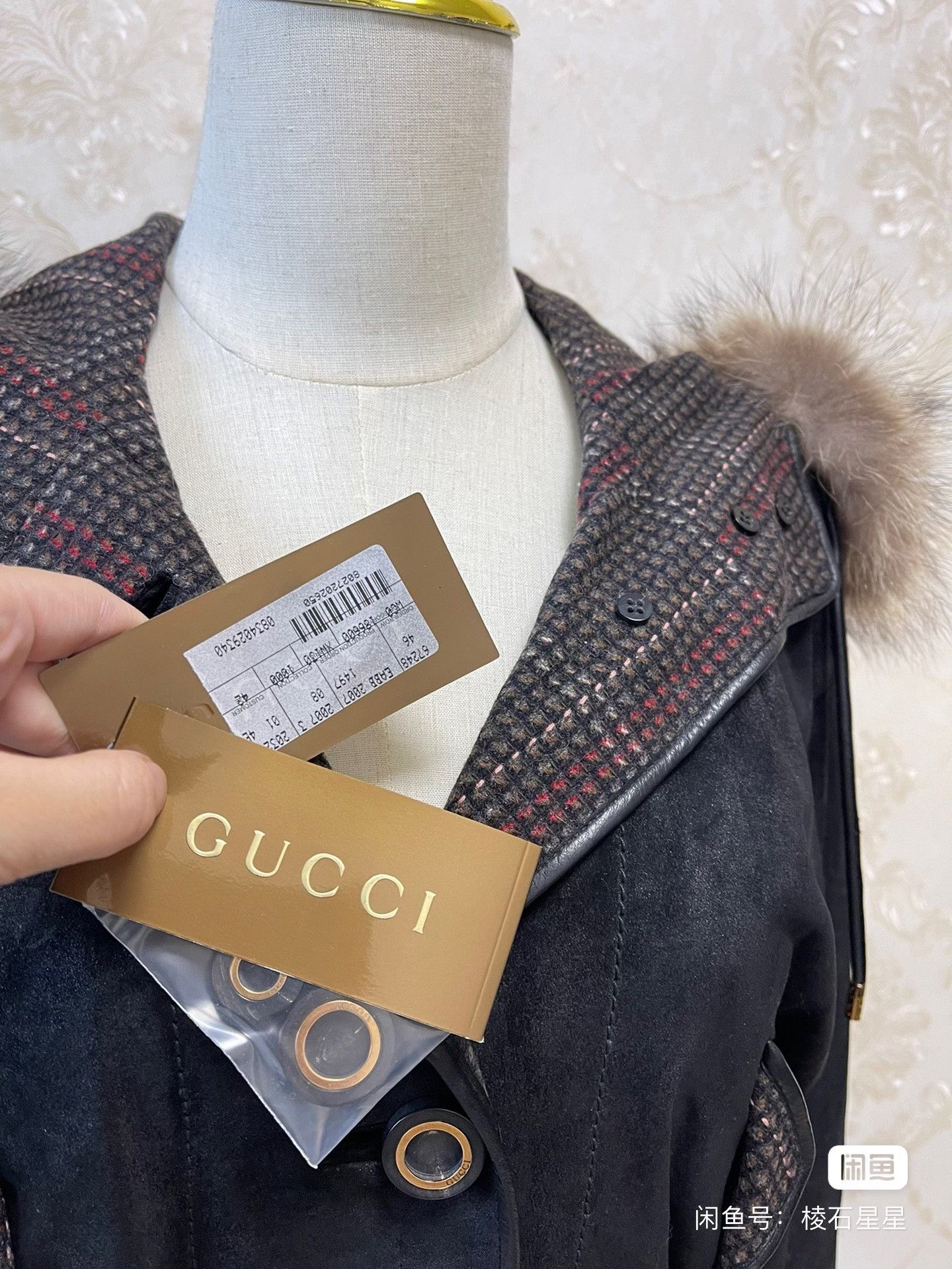 Gucci Gucci Runway Suede Jacket w/ Fur Collar Size M / US 6-8 / IT 42-44 - 4 Thumbnail