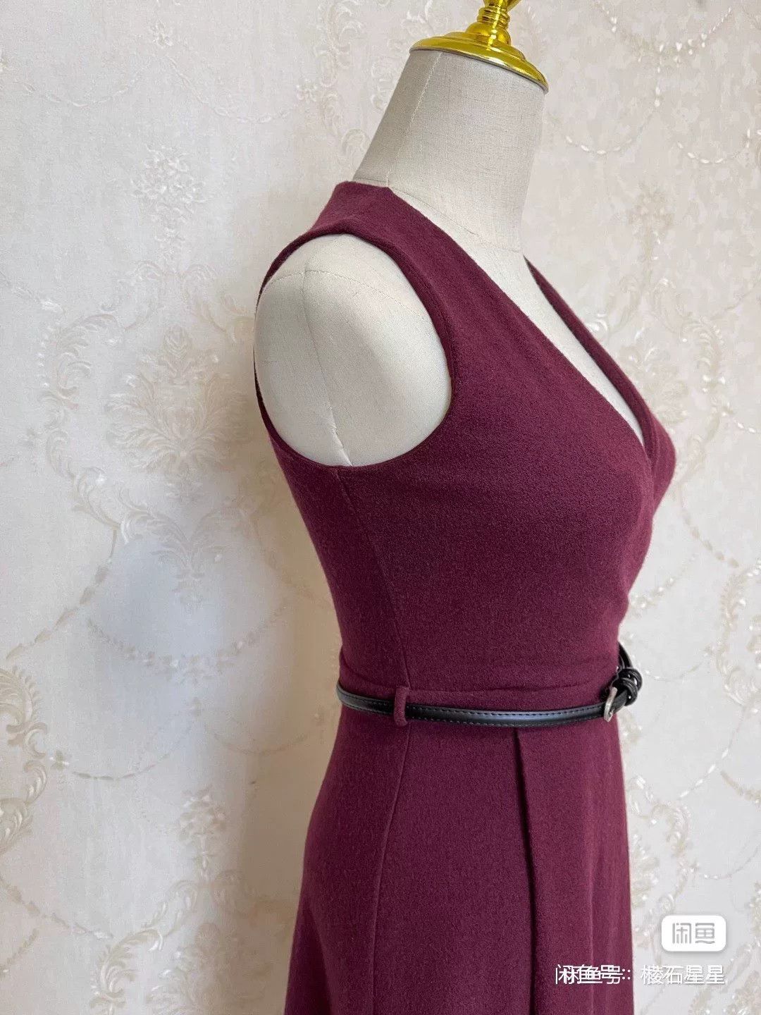 Gucci Gucci V-neck Off-shoulder Wool Dress Size M / US 6-8 / IT 42-44 - 4 Thumbnail