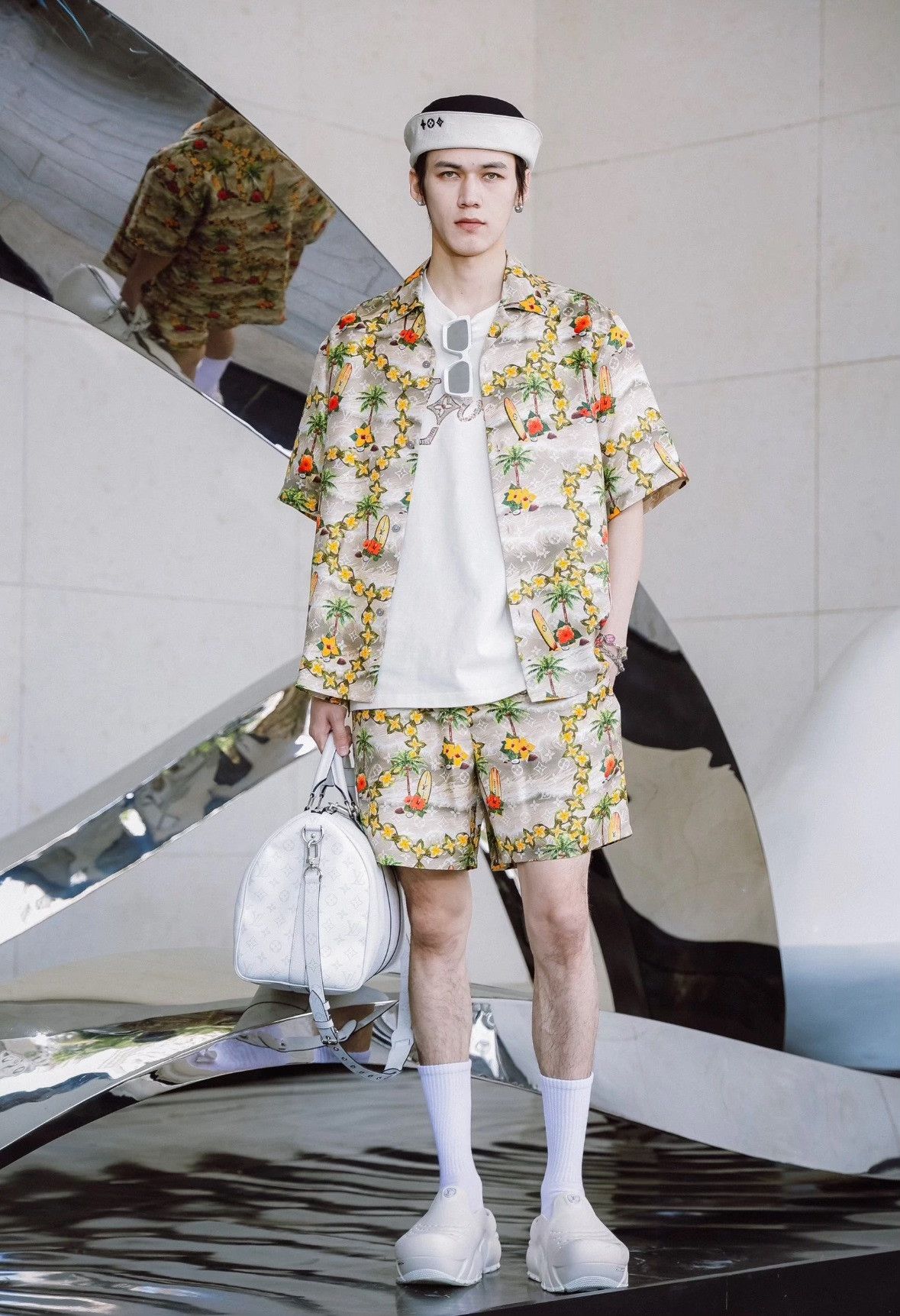 Louis Vuitton LV 2024 Beach Print Shorts Size US 31 - 8 Thumbnail