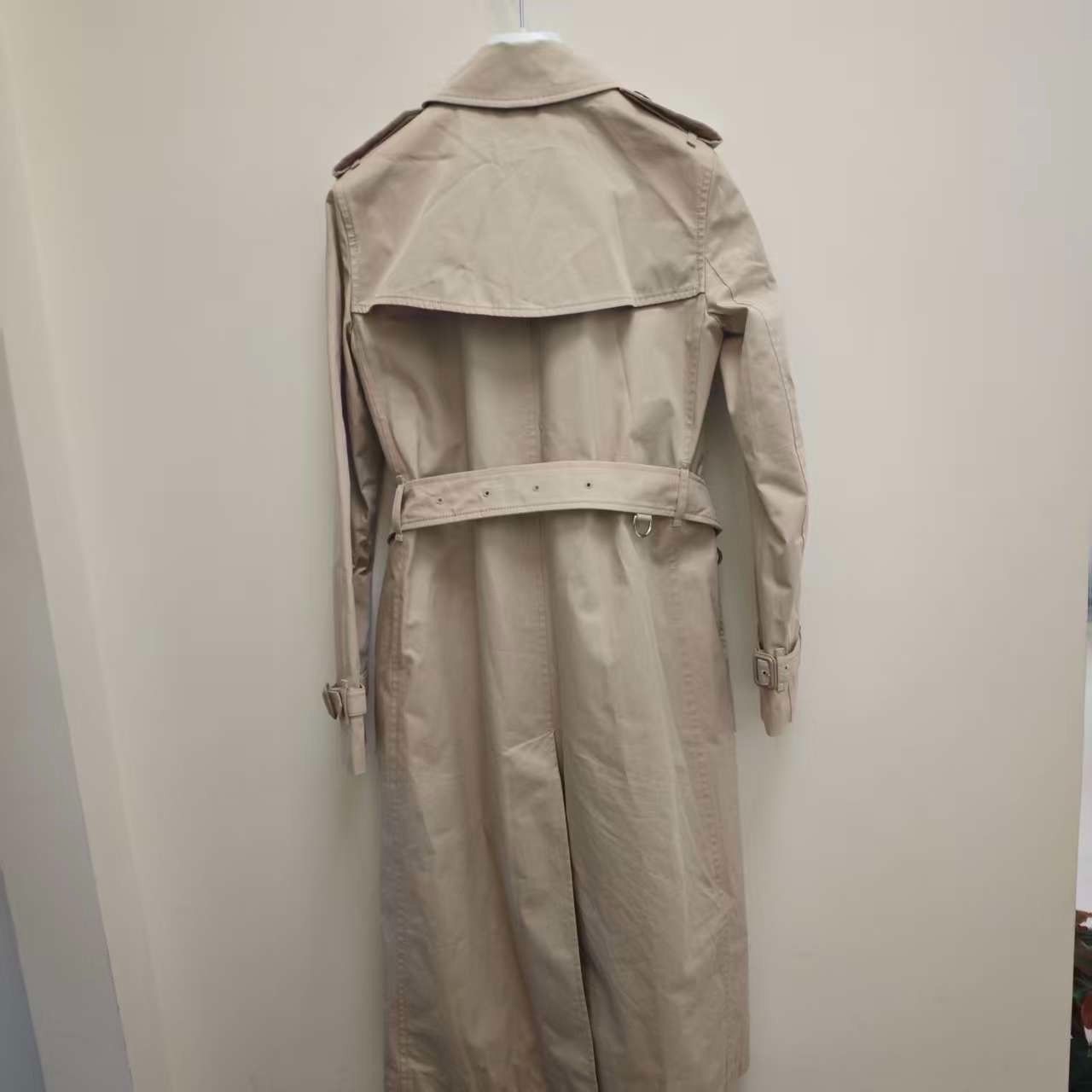 Burberry Burberry Classic Double-Breasted Khaki Trench Coat Size M / US 6-8 / IT 42-44 - 3 Thumbnail