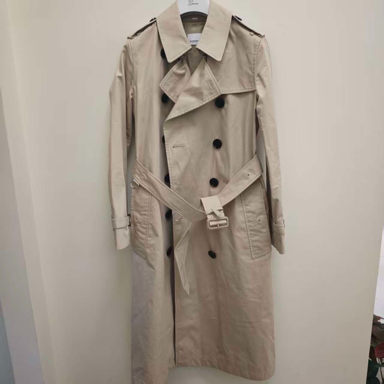 Burberry Burberry Classic Double-Breasted Khaki Trench Coat Size M / US 6-8 / IT 42-44 - 4 Thumbnail
