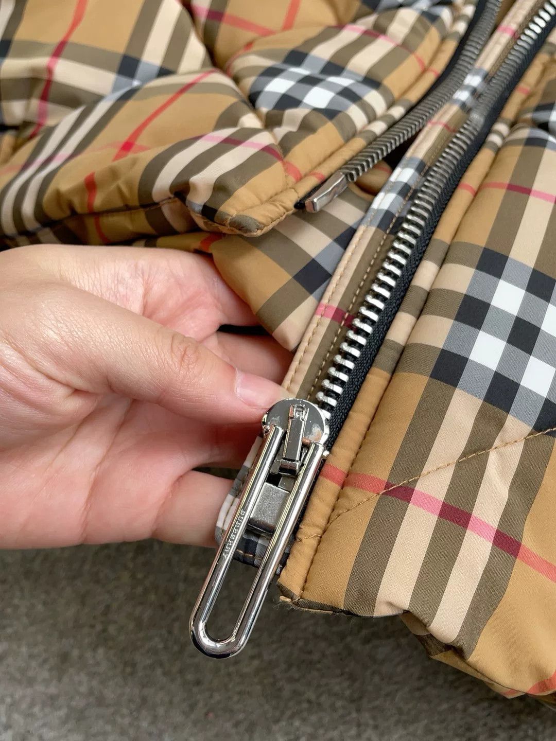Burberry Burberry Vintage Check Quilted Coat Size M / US 6-8 / IT 42-44 - 4 Thumbnail