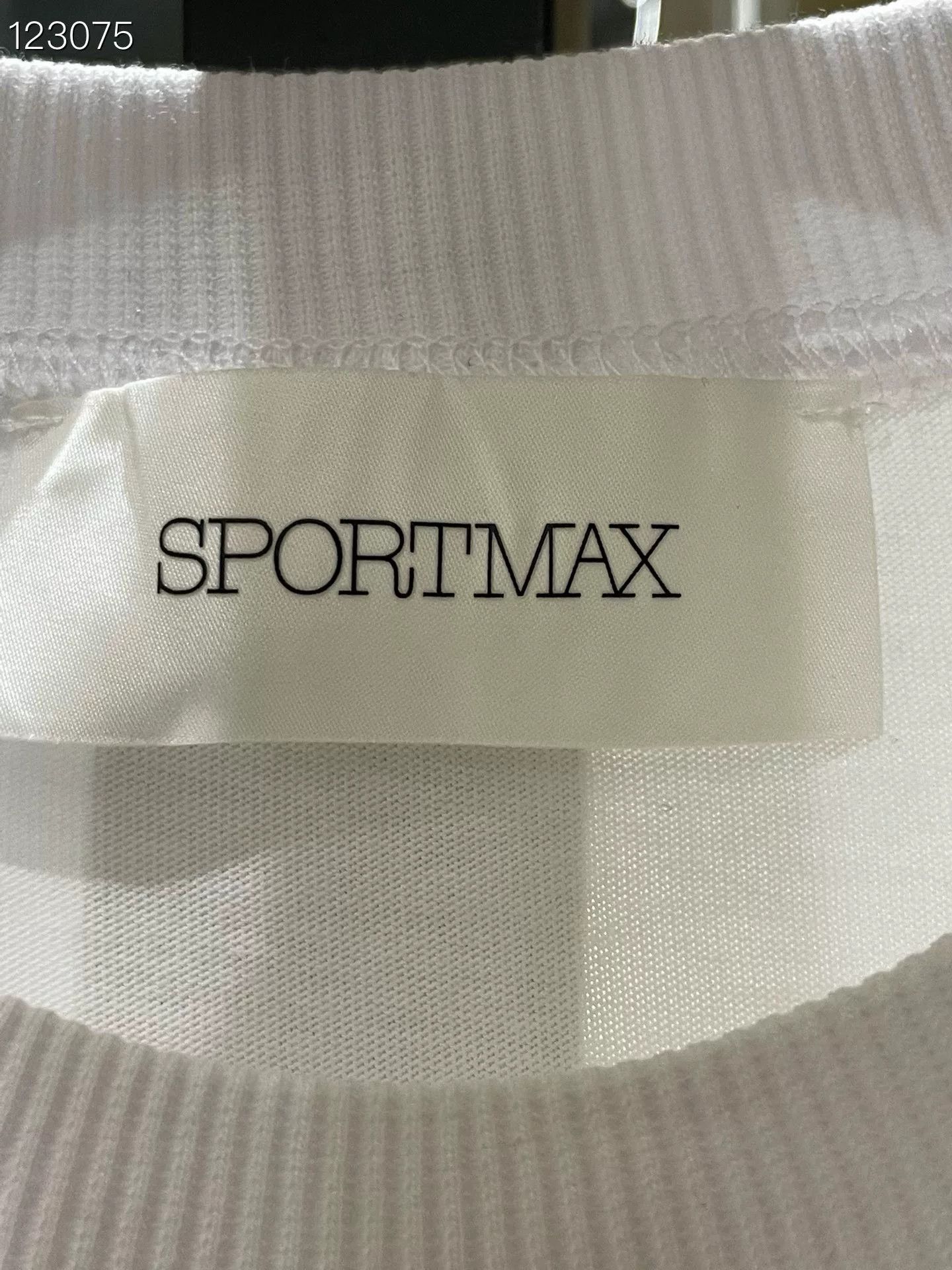 Max Mara MaxMara Sportmax Sequin Embroidered T-shirt Size M / US 6-8 / IT 42-44 - 4 Thumbnail