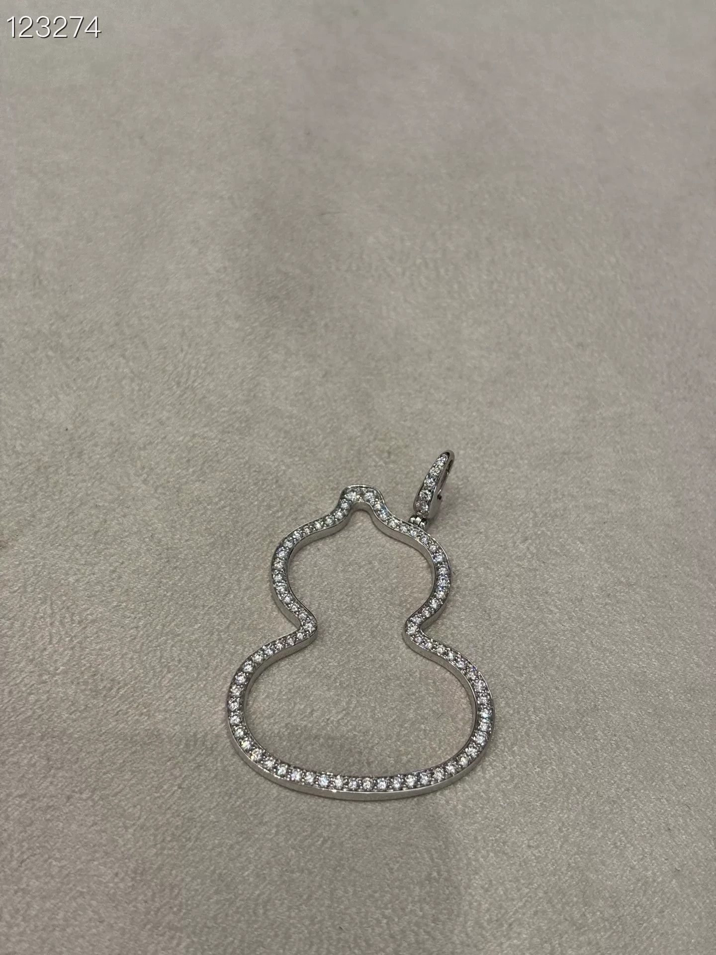 Other Qeelin Medium Platinum Diamond Hollowed Gourd Size ONE SIZE - 2 Thumbnail
