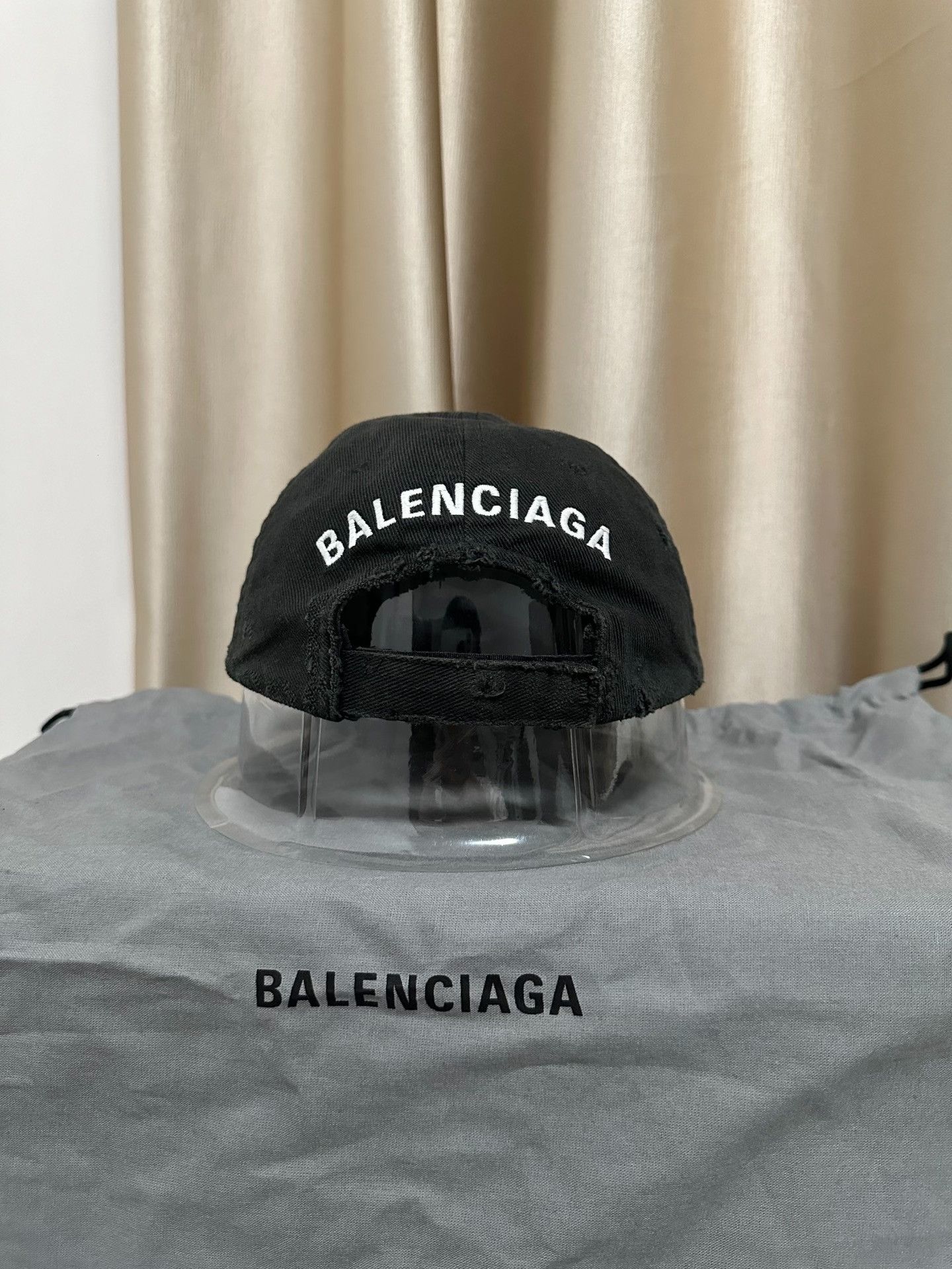 Balenciaga Balenciaga Embroidered Logo Distressed Black Cap Size ONE SIZE - 3 Thumbnail