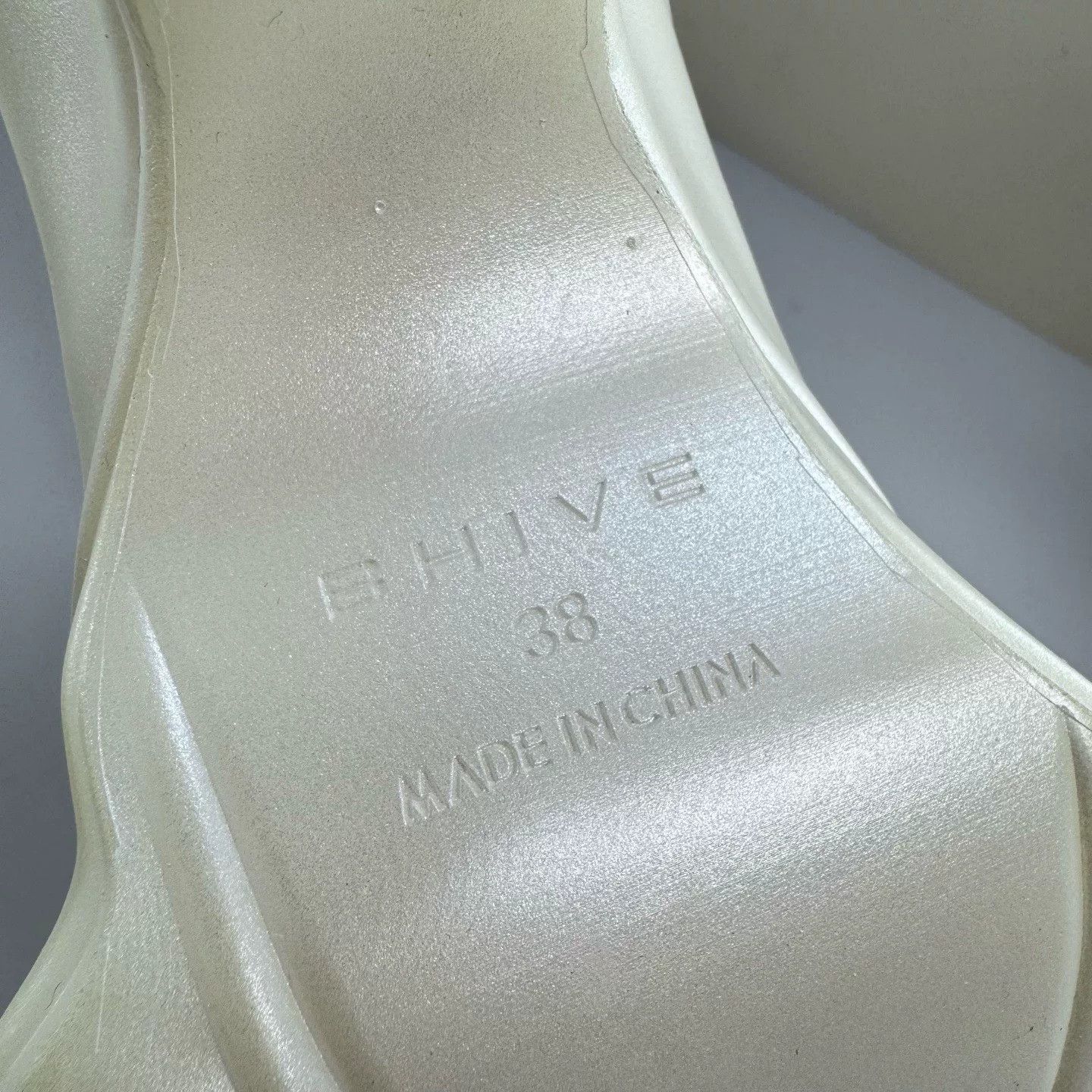 Other BHIVE Pearl White Irregular Mules Size US 7 / IT 37 - 6 Thumbnail