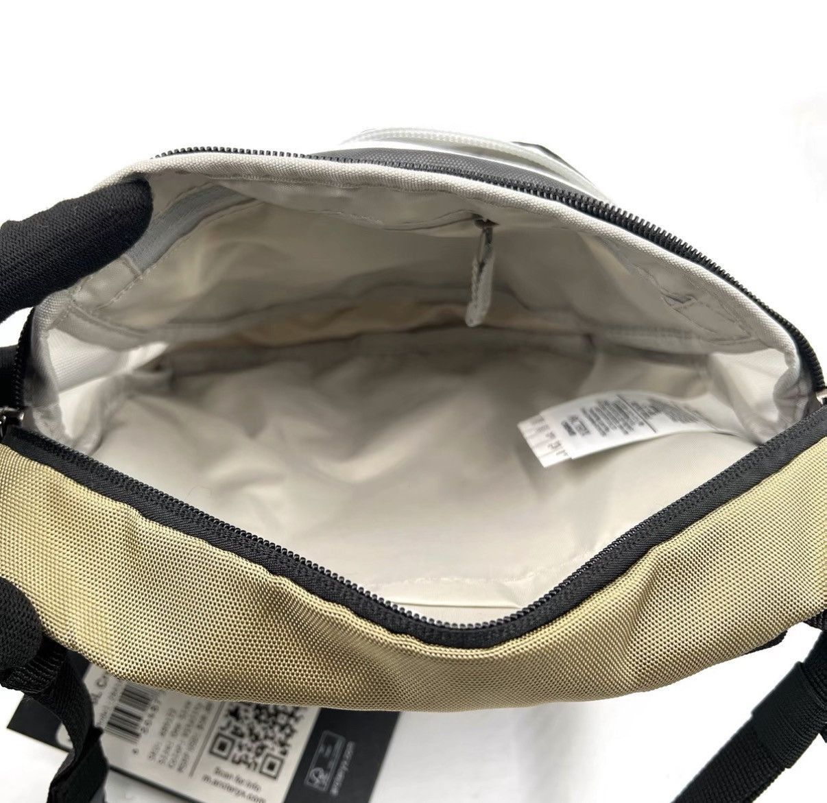 Arc'teryx Black Waist Bag with Tan and White Accents Size ONE SIZE - 5 Thumbnail