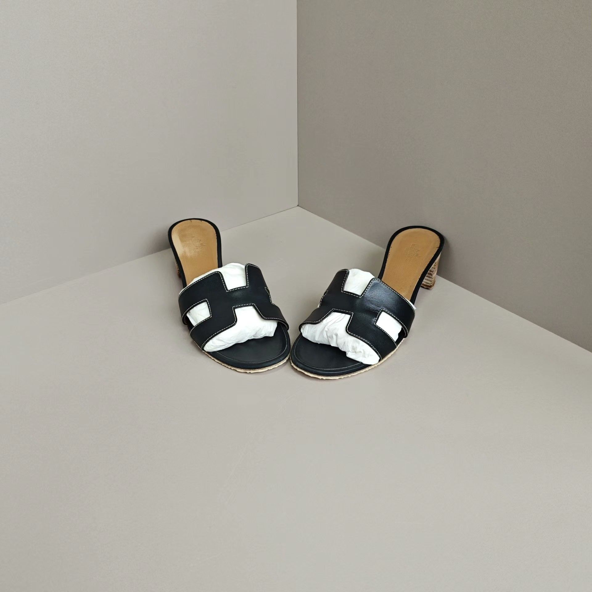 Hermes Hermes Sandals us_6 Women Size US 6 / IT 36 - 2 Thumbnail
