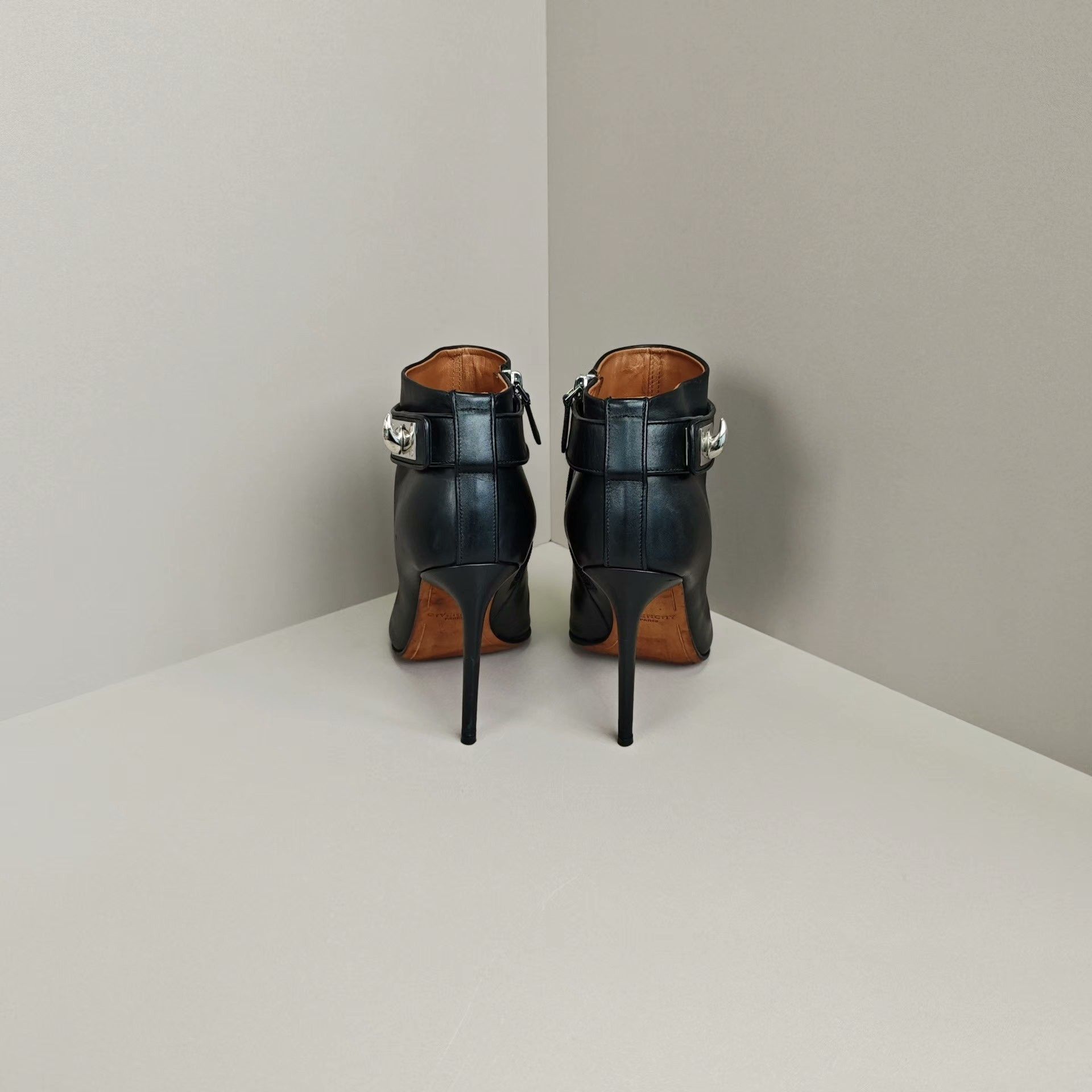 Givenchy Givenchy Boots us_7 Women Size US 7 / IT 37 - 3 Thumbnail
