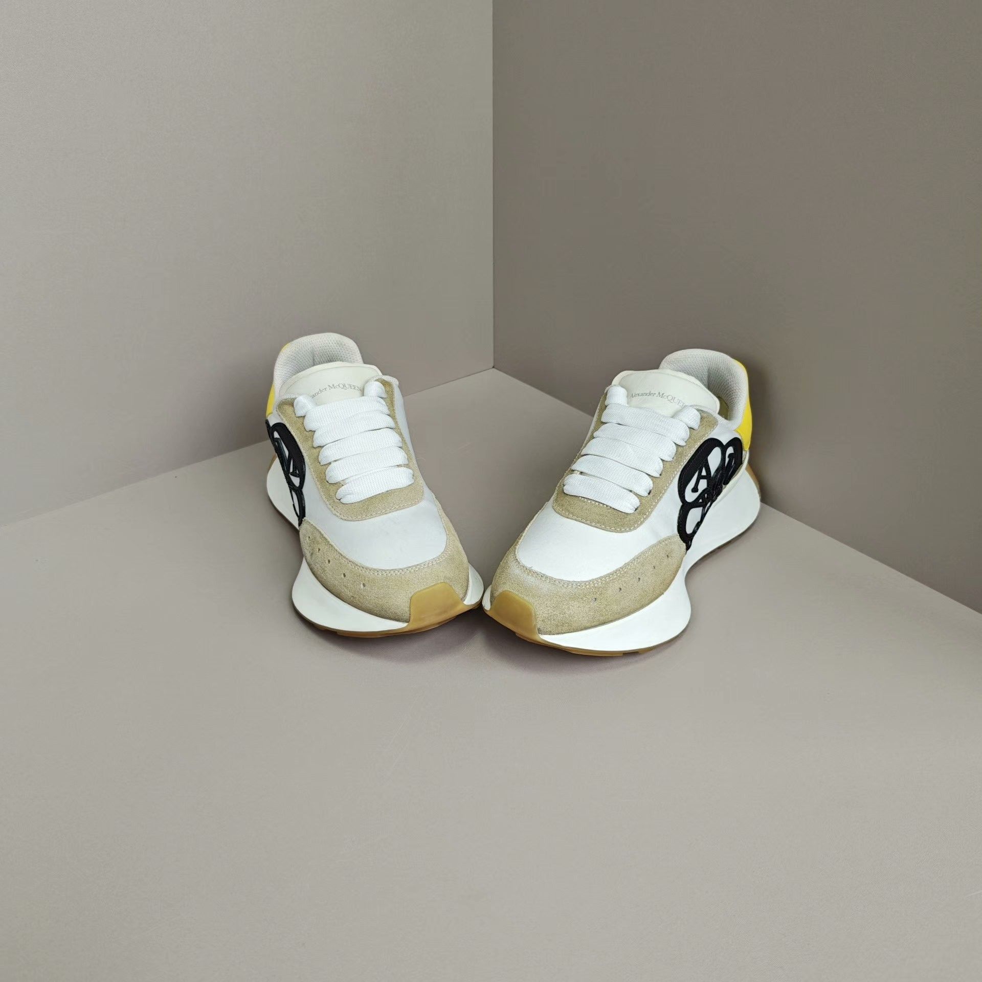 Alexander McQueen Alexander McQueen Running Lowtop Sneakers us_5 Women Size US 5 / IT 35 - 2 Thumbnail
