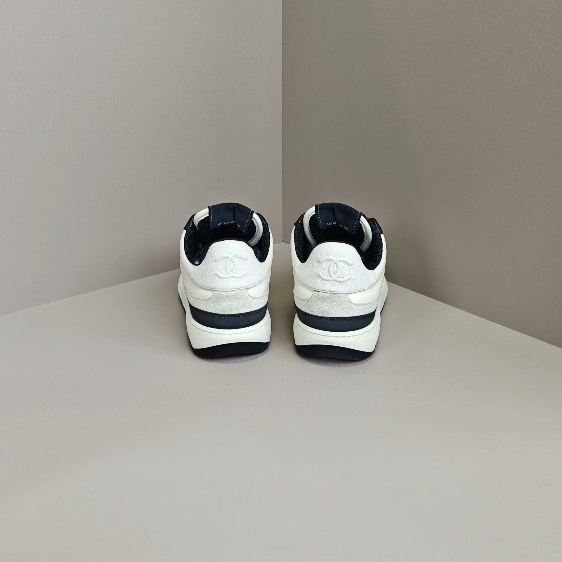Chanel Chanel Silver Lowtop Sneakers us_6 Women Size US 6 / IT 36 - 3 Thumbnail
