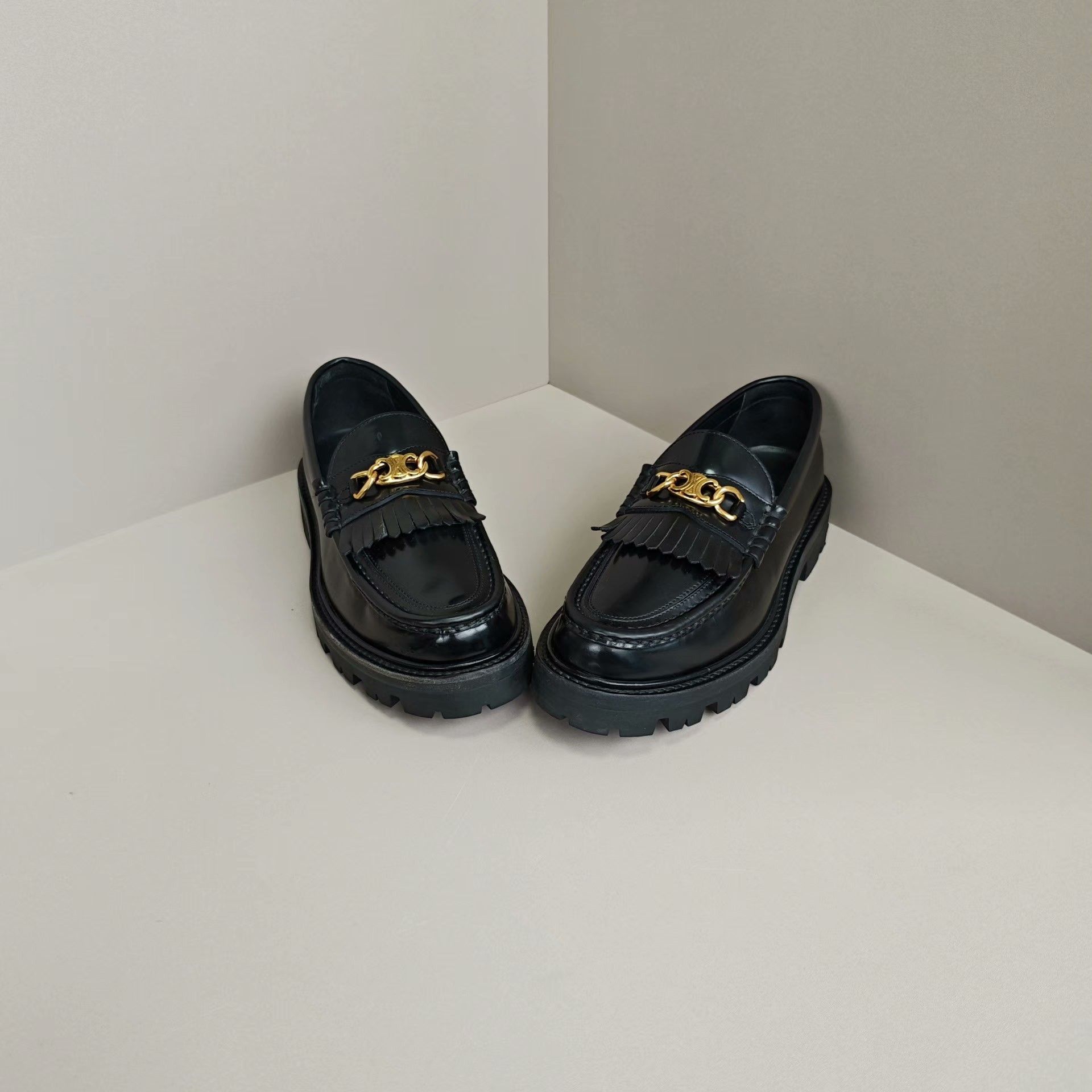 Celine Celine Lowtop Sneakers us_9 Women Size US 9 / IT 39 - 2 Thumbnail