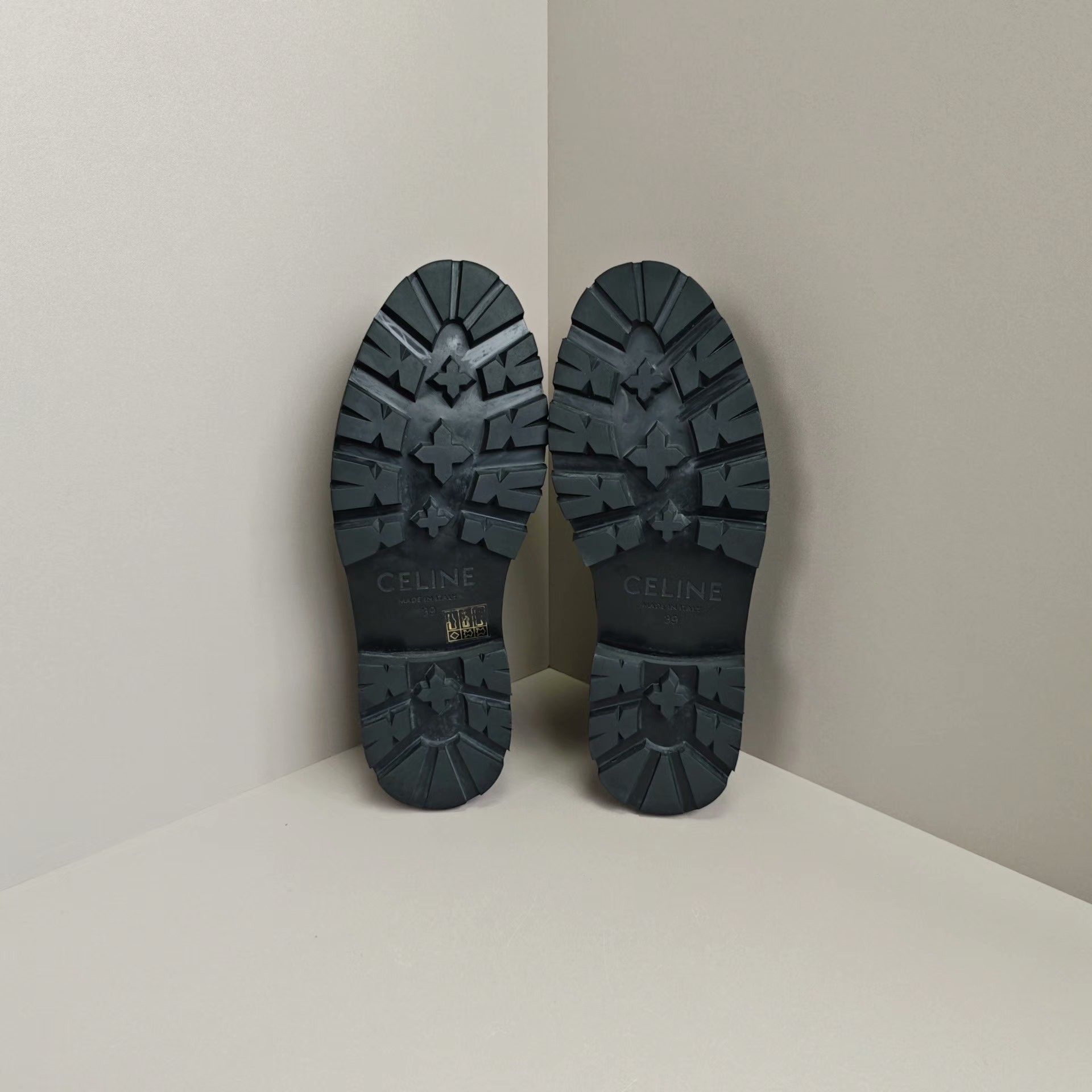 Celine Celine Lowtop Sneakers us_9 Women Size US 9 / IT 39 - 5 Thumbnail