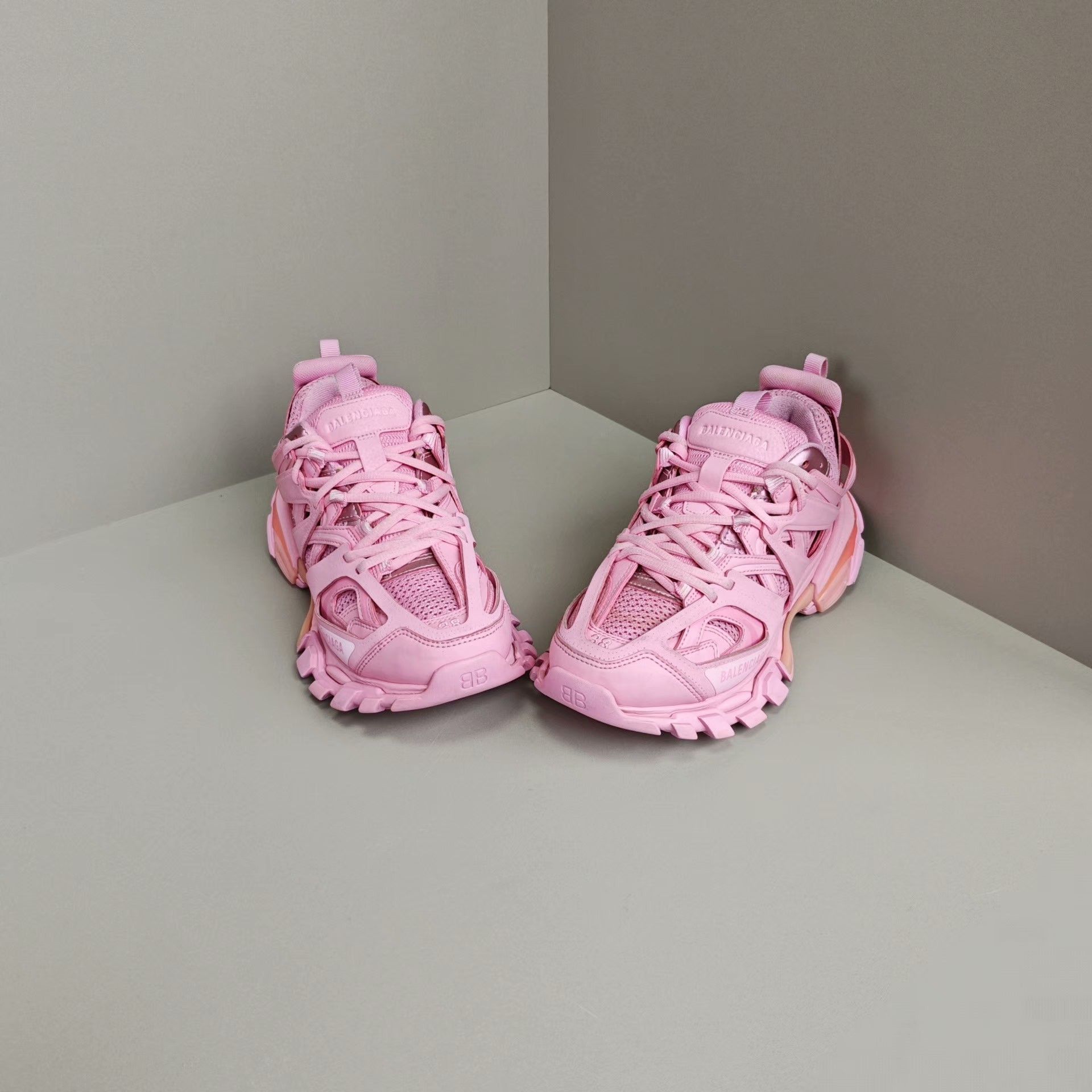 Balenciaga Balenciaga Lowtop Sneakers us_8 Women Size US 8 / IT 38 - 2 Thumbnail