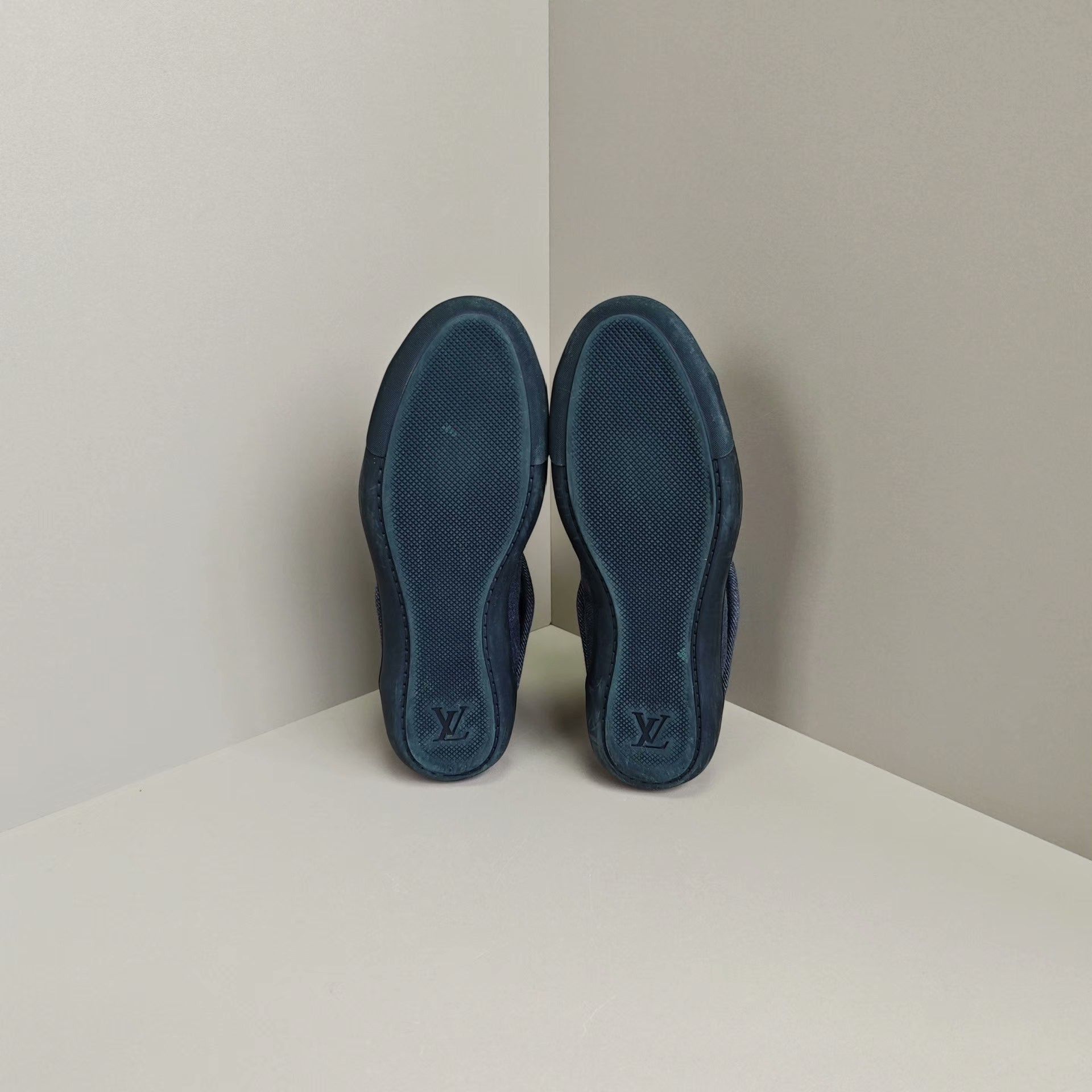 Louis Vuitton Louis Vuitton Lowtop Sneakers us_7 Women Size US 7 / IT 37 - 5 Thumbnail
