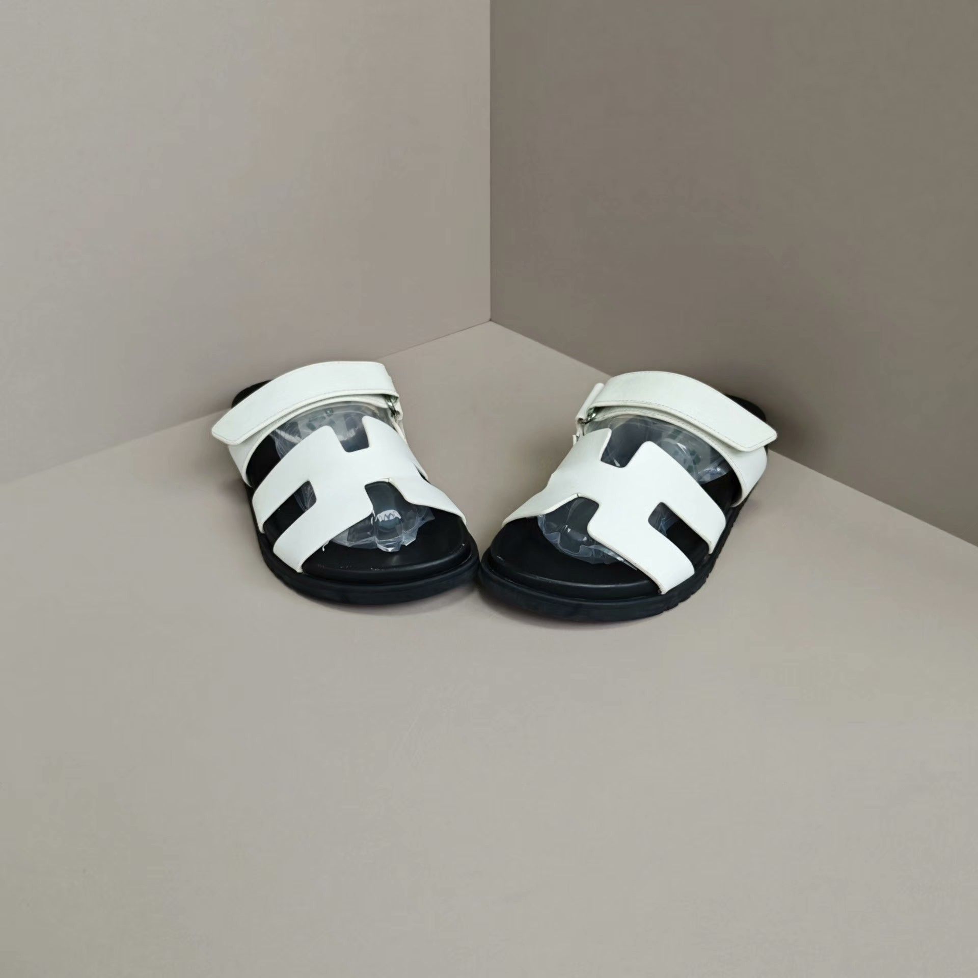 Hermes Hermes Sandals us_6 Women Size US 6 / IT 36 - 2 Thumbnail