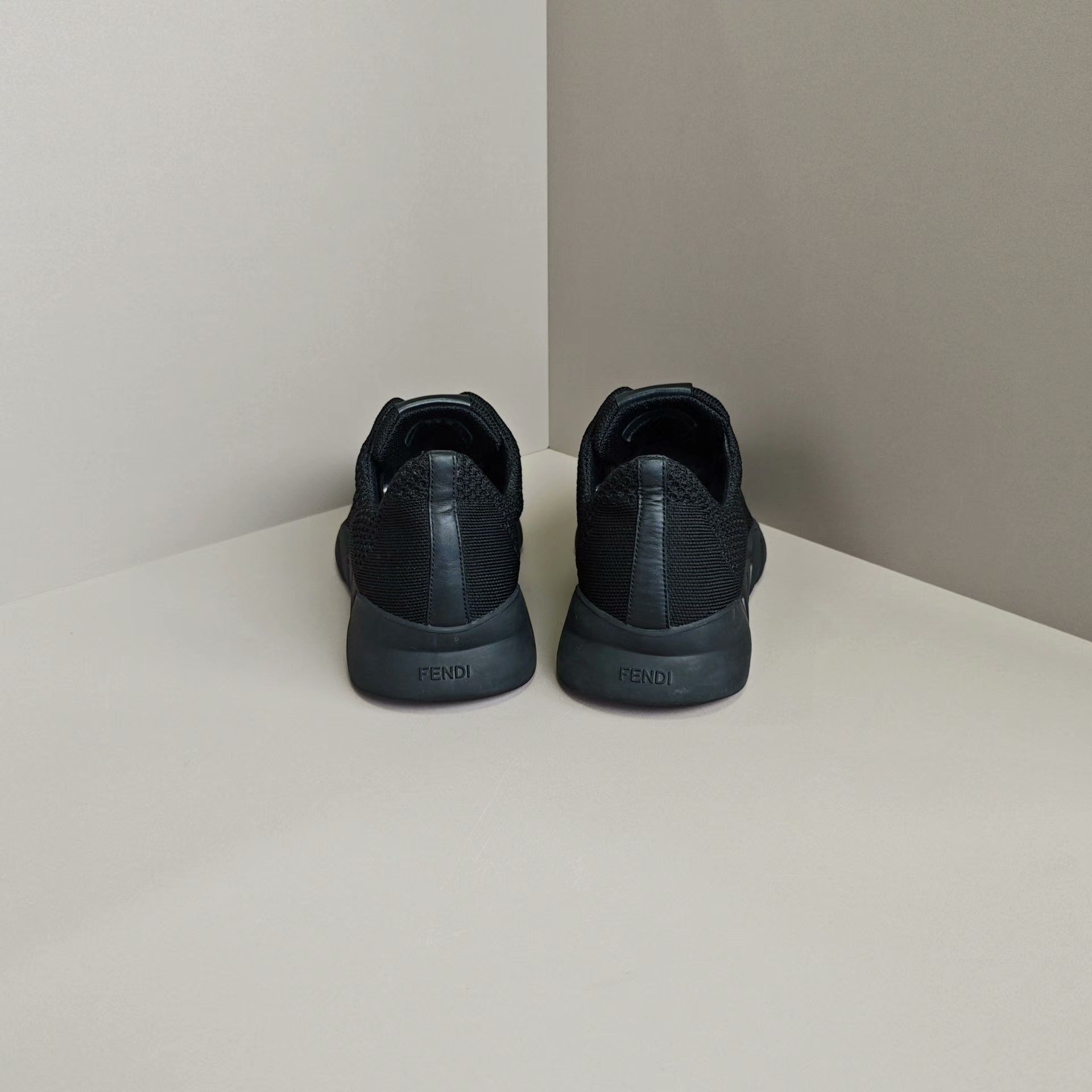 Fendi Fendi Casual Lowtop Sneakers 7 Men Size US 7 / EU 40 - 3 Thumbnail
