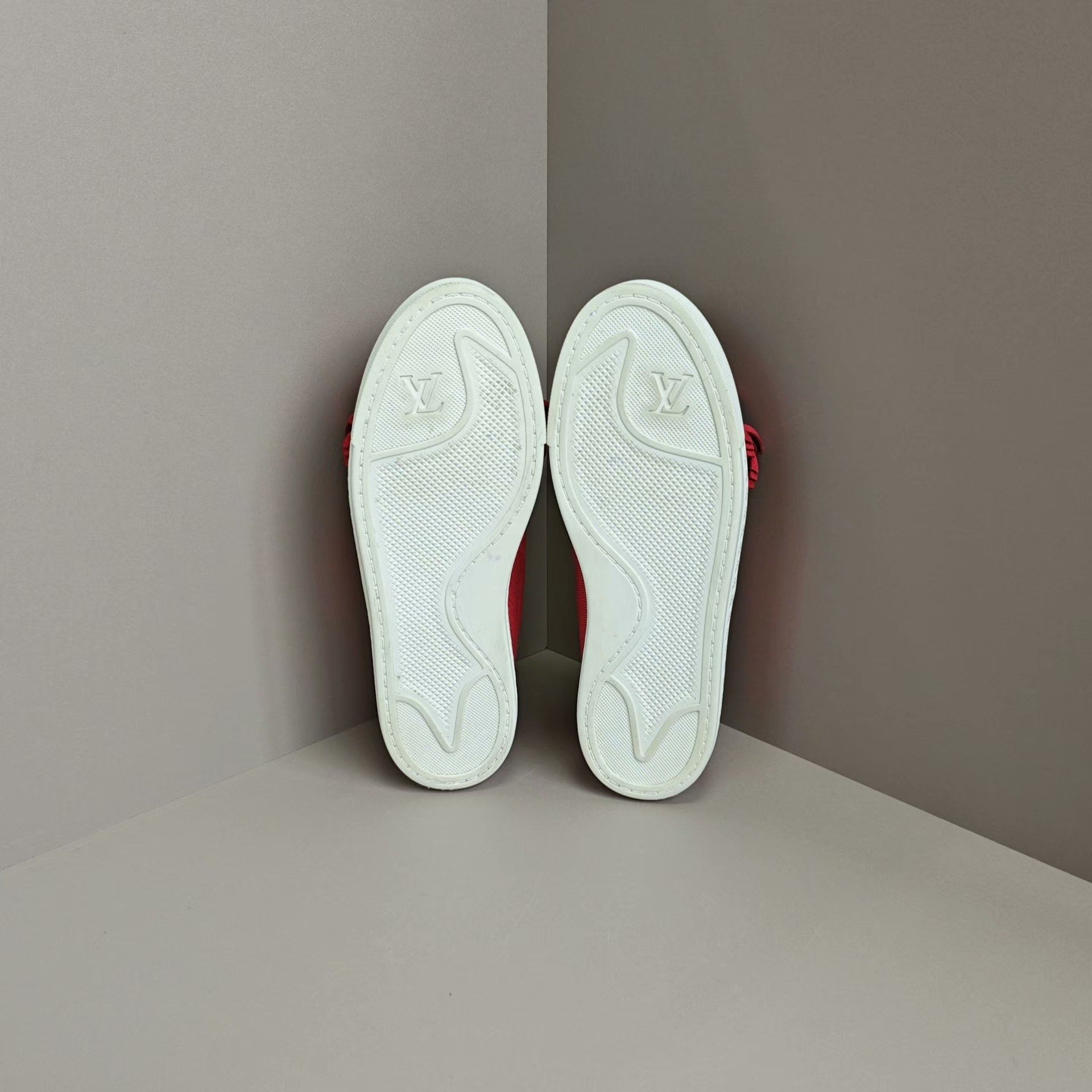 Louis Vuitton Louis Vuitton Lowtop Sneakers us_6 Women Size US 6 / IT 36 - 5 Thumbnail