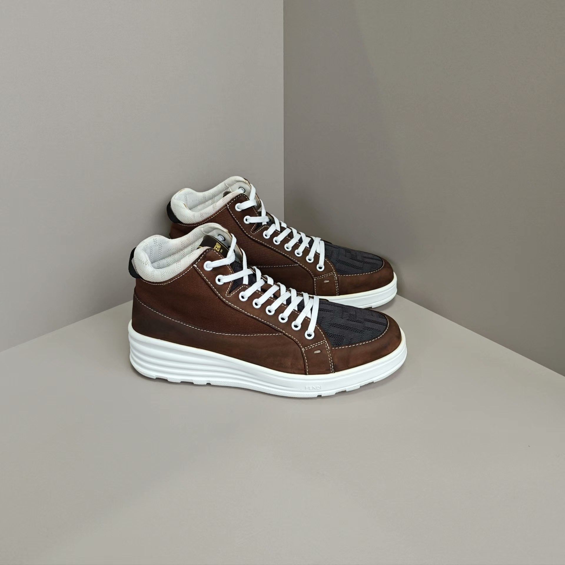 Fendi Fendi Lowtop Sneakers 10 Men Size US 10 / EU 43 - 4 Thumbnail