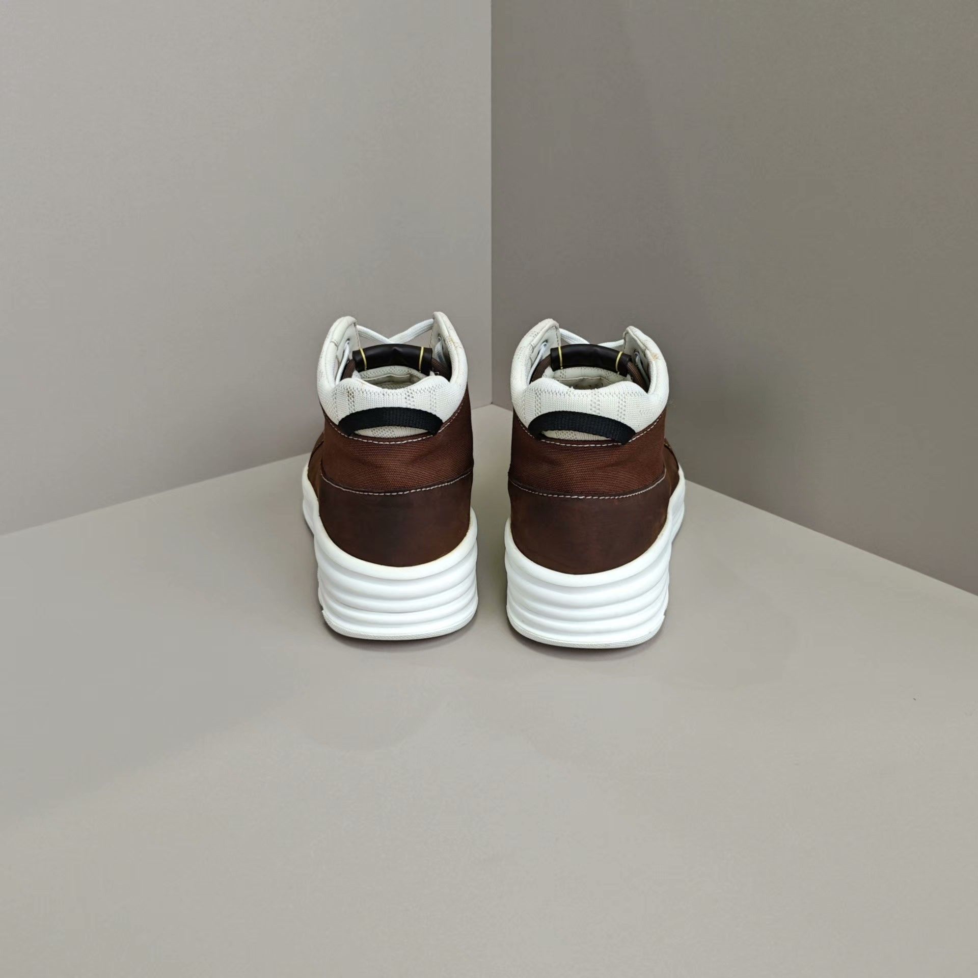 Fendi Fendi Lowtop Sneakers 10 Men Size US 10 / EU 43 - 3 Thumbnail