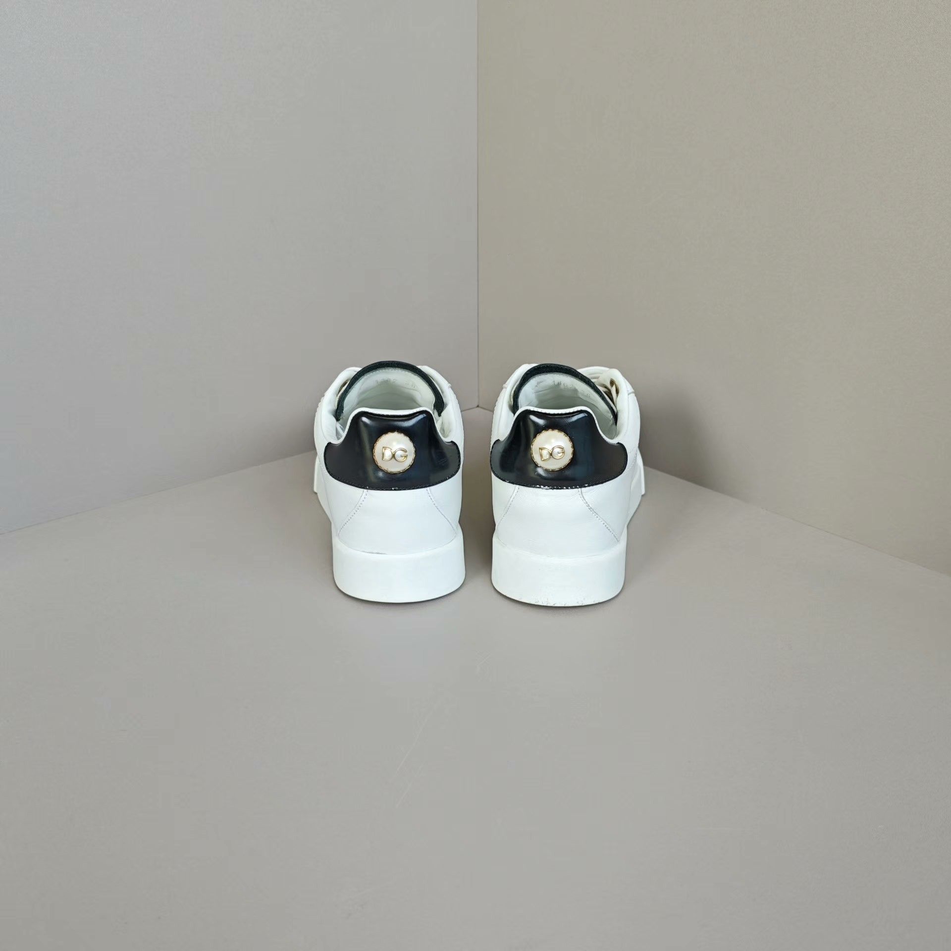 Dolce & Gabbana Dolce & Gabbana Lowtop Sneakers us_6 Women Size US 6 / IT 36 - 3 Thumbnail