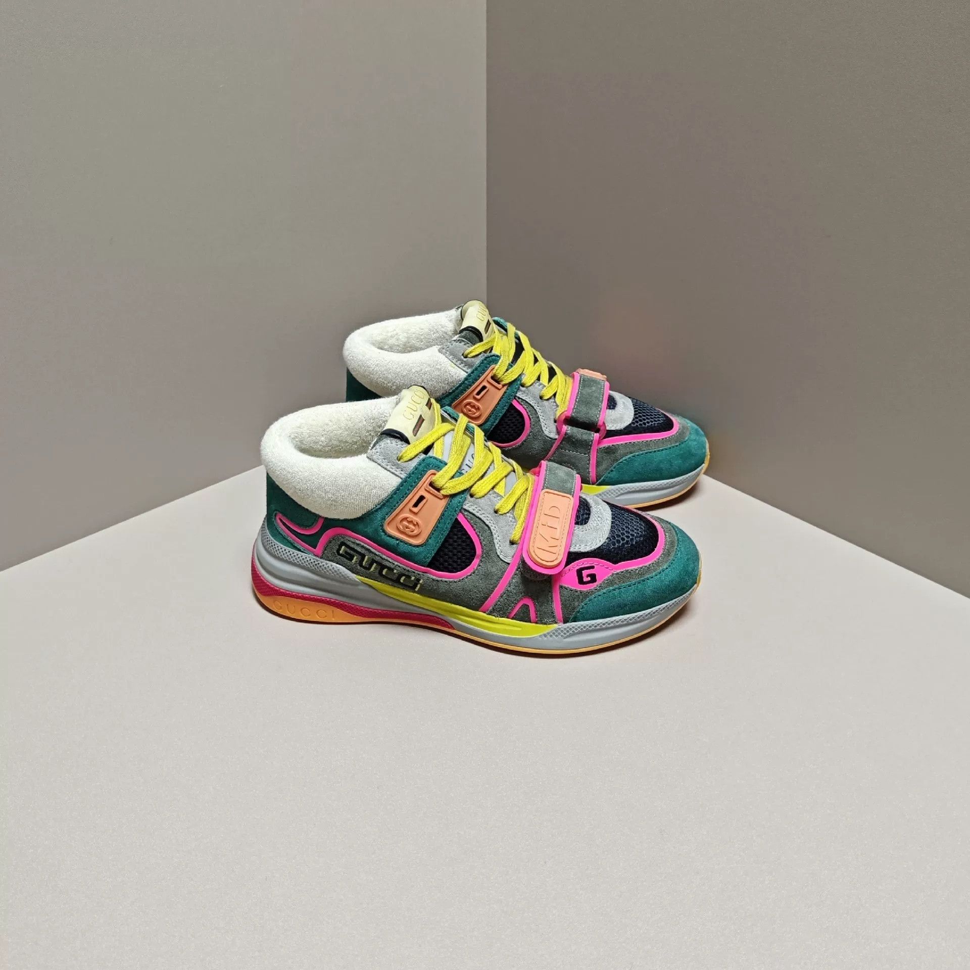Gucci Gucci Casual Lowtop Sneakers us_6 Women Size US 6 / IT 36 - 4 Thumbnail