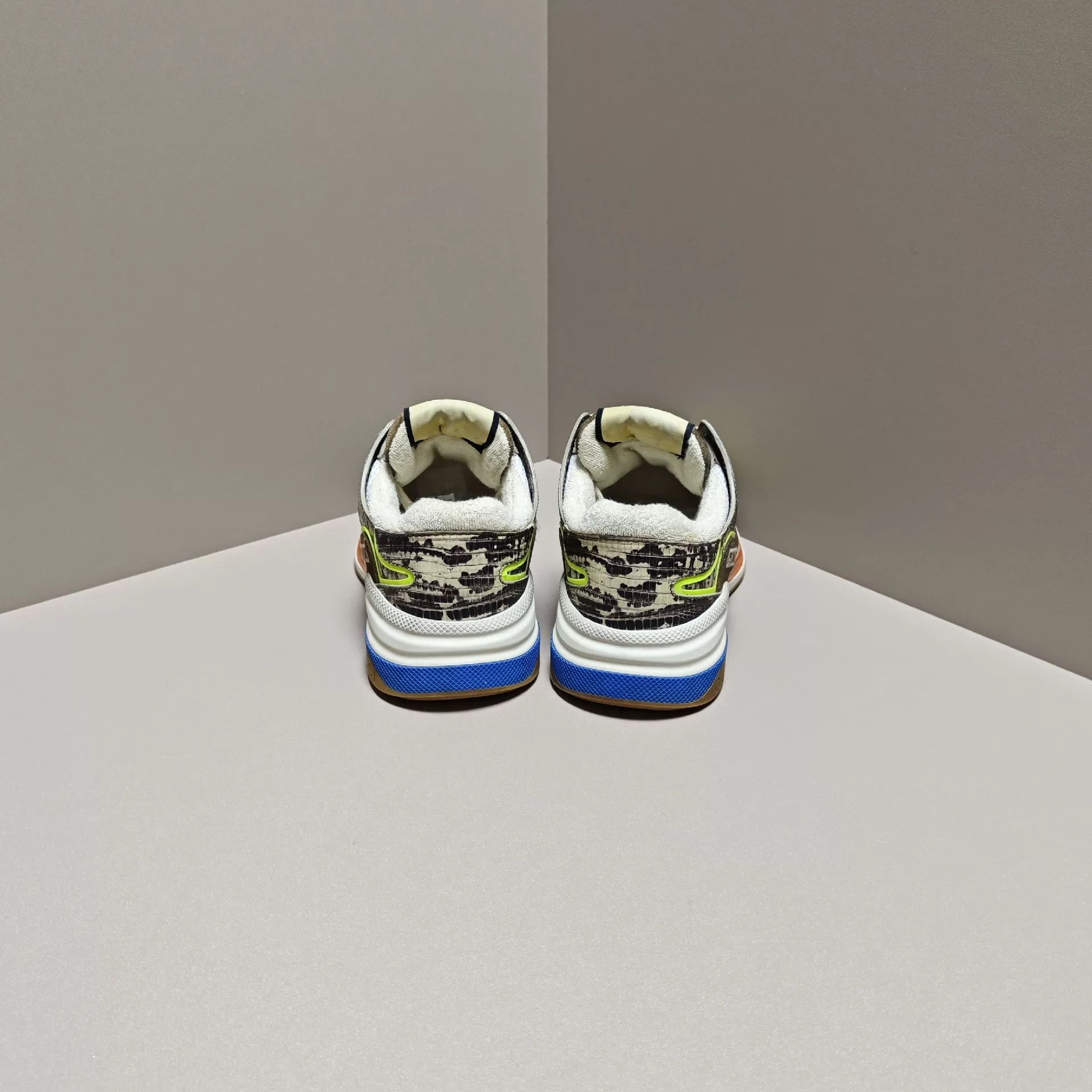 Gucci Gucci Casual Lowtop Sneakers us_6 Women Size US 6 / IT 36 - 3 Thumbnail