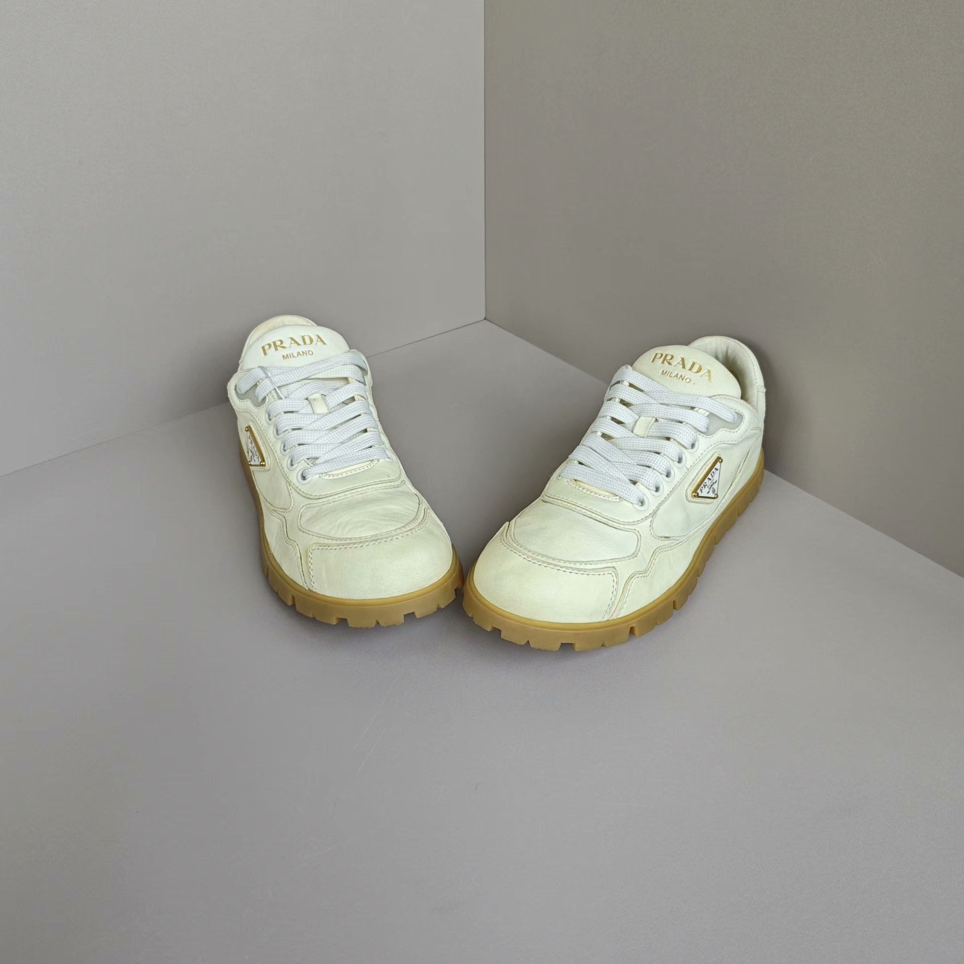 Prada Prada Casual Lowtop Sneakers us_7 Women Size US 7 / IT 37 - 2 Thumbnail