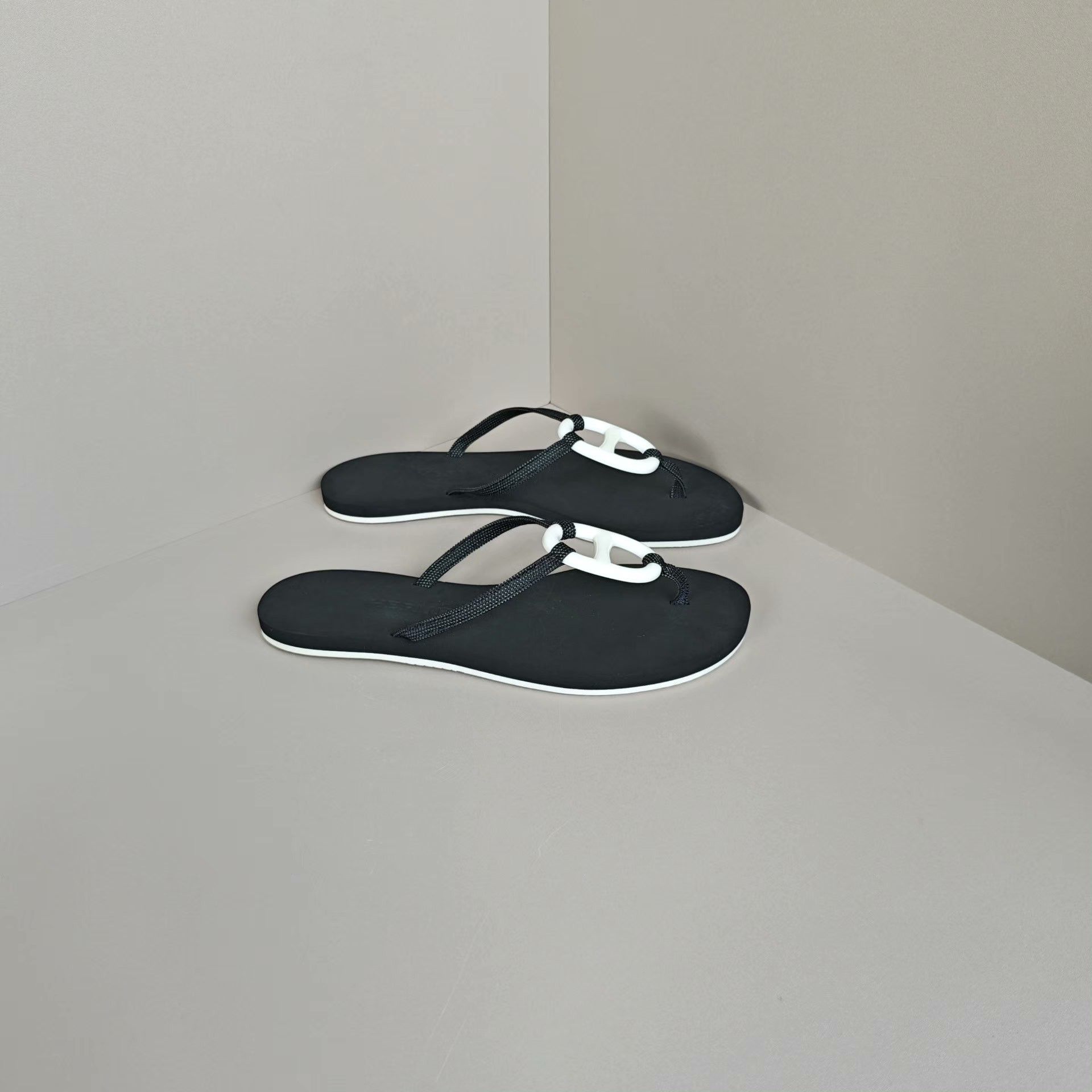 Hermes Hermes Sandals us_6 Women Size US 6 / IT 36 - 4 Thumbnail