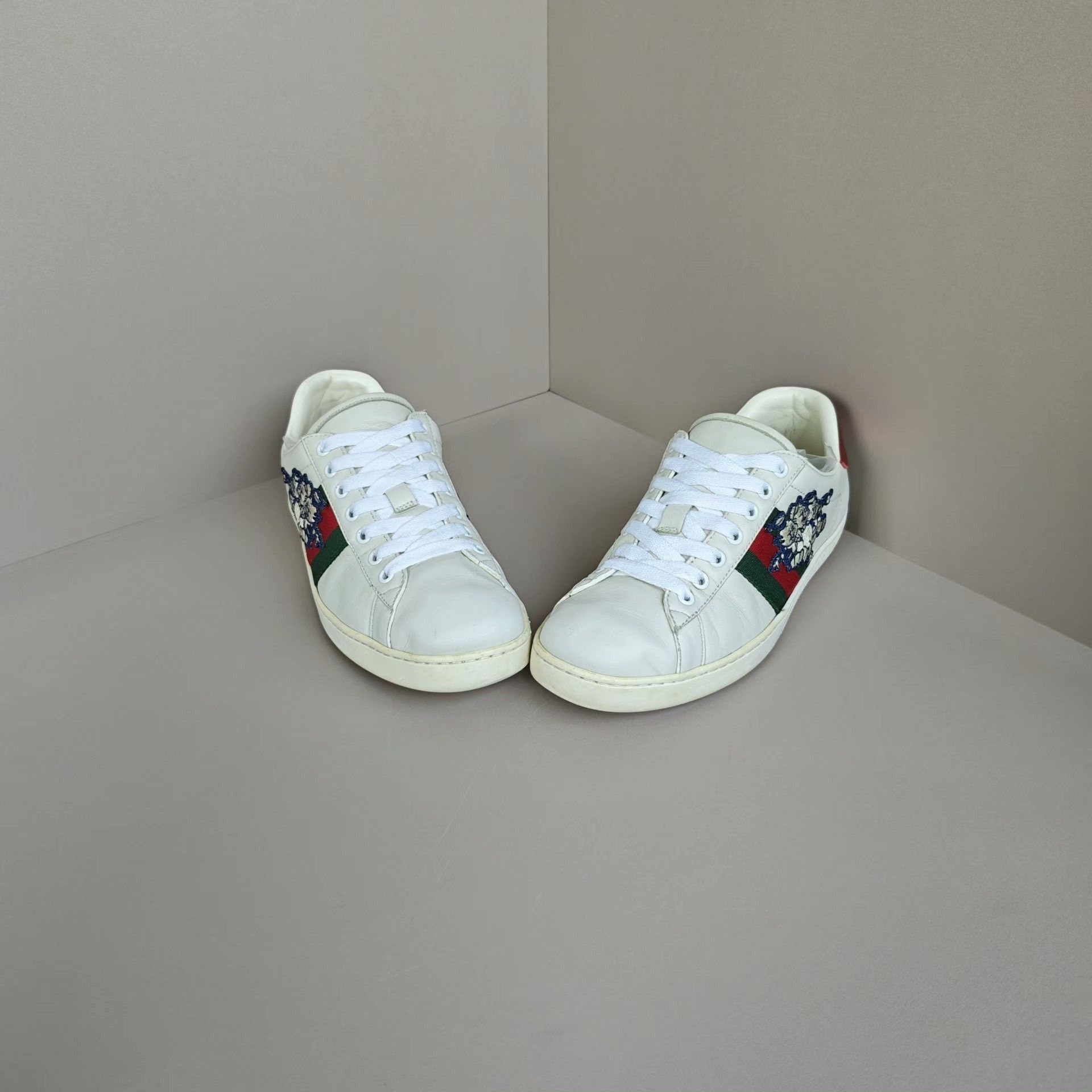 Gucci Gucci Lowtop Sneakers us_8 Women Size US 8 / IT 38 - 2 Thumbnail