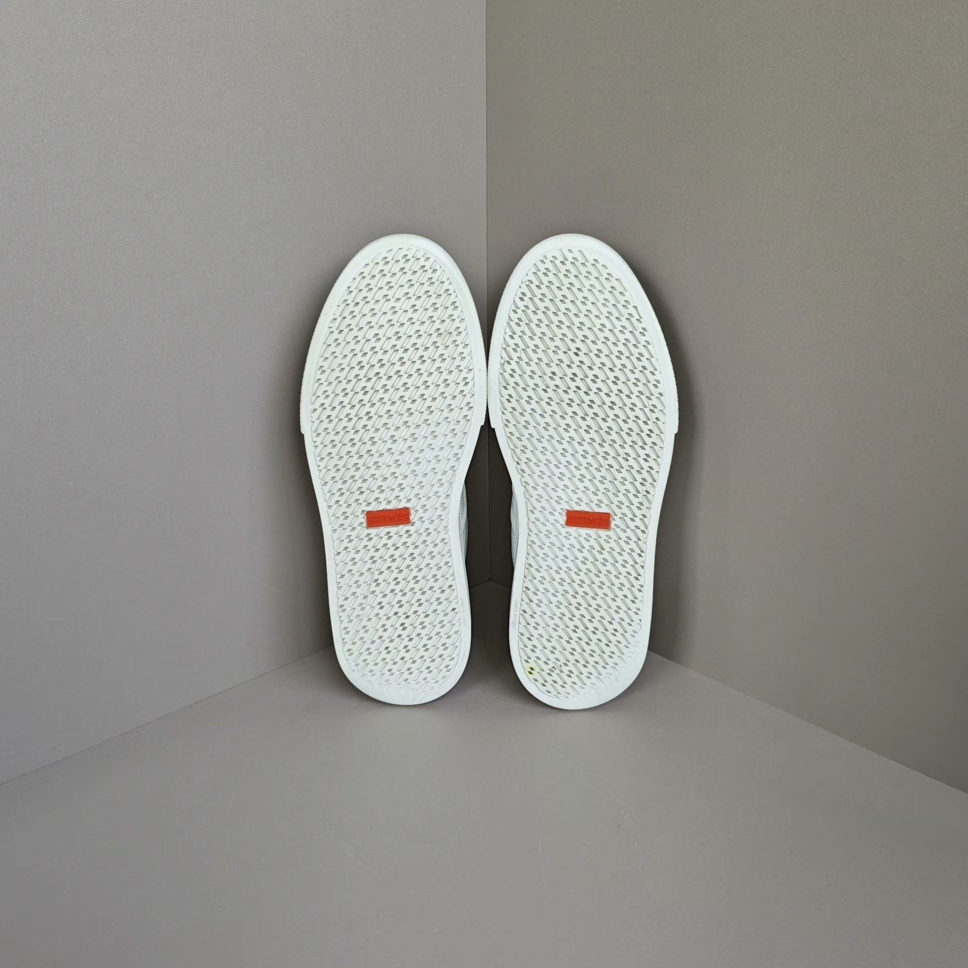 Hermes Hermes Lowtop Sneakers us_8 Women Size US 8 / IT 38 - 5 Thumbnail