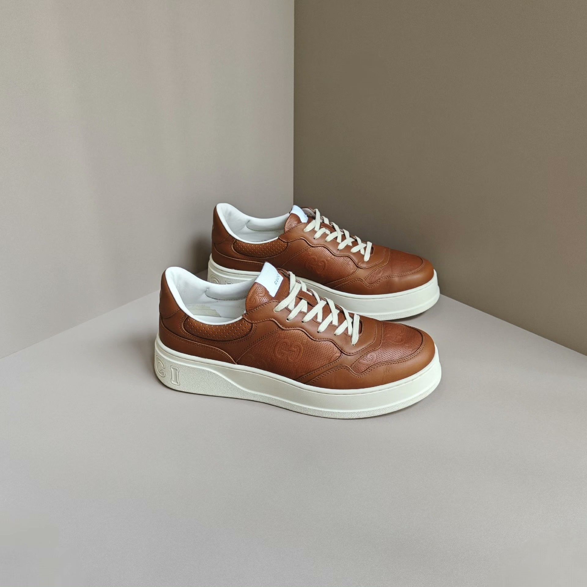 Gucci Gucci Brown Lowtop Sneakers 12 Men Size US 12 / EU 45 - 4 Thumbnail