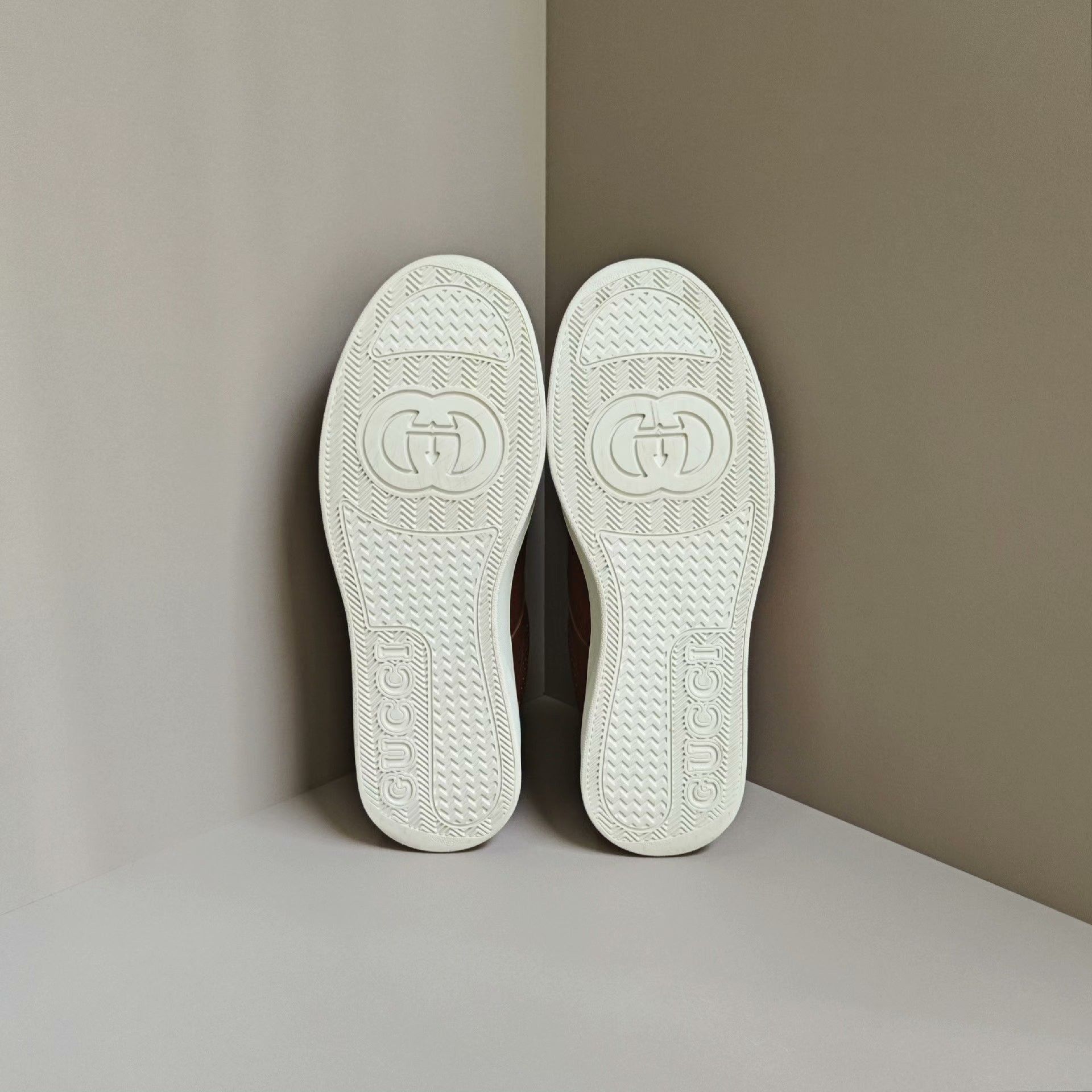 Gucci Gucci Brown Lowtop Sneakers 12 Men Size US 12 / EU 45 - 5 Thumbnail