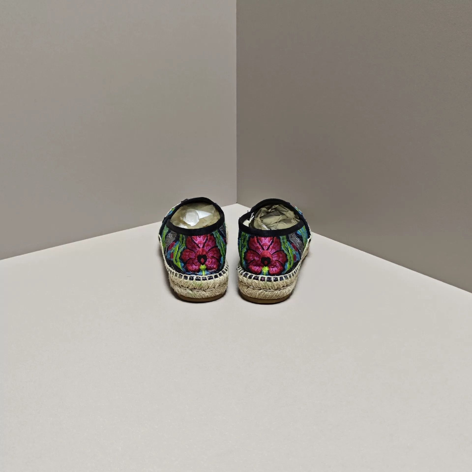 Gucci Gucci Lowtop Sneakers us_5 Women Size US 5 / IT 35 - 3 Thumbnail