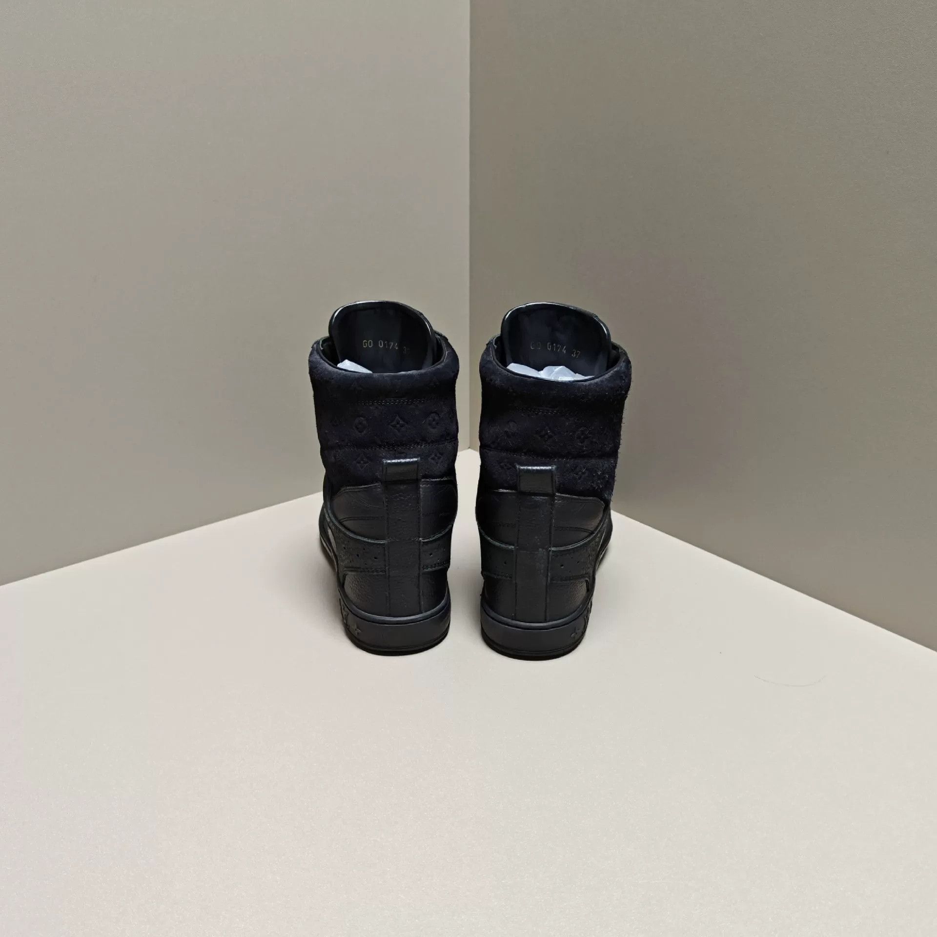 Louis Vuitton Louis Vuitton Boots us_7 Women Size US 7 / IT 37 - 3 Thumbnail