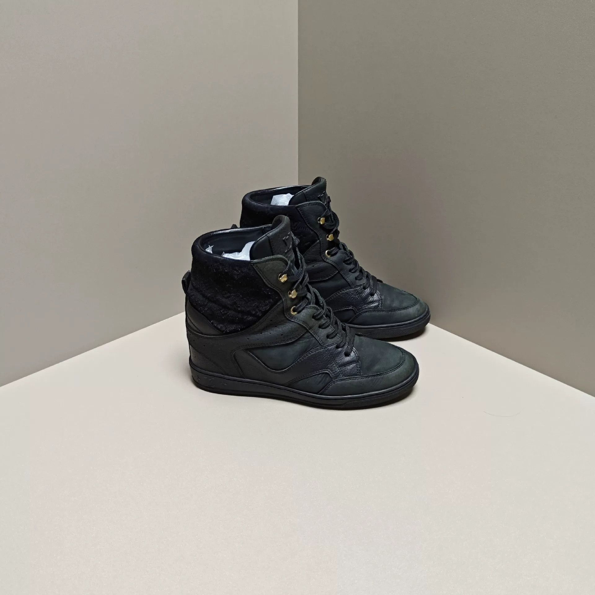 Louis Vuitton Louis Vuitton Boots us_7 Women Size US 7 / IT 37 - 4 Thumbnail