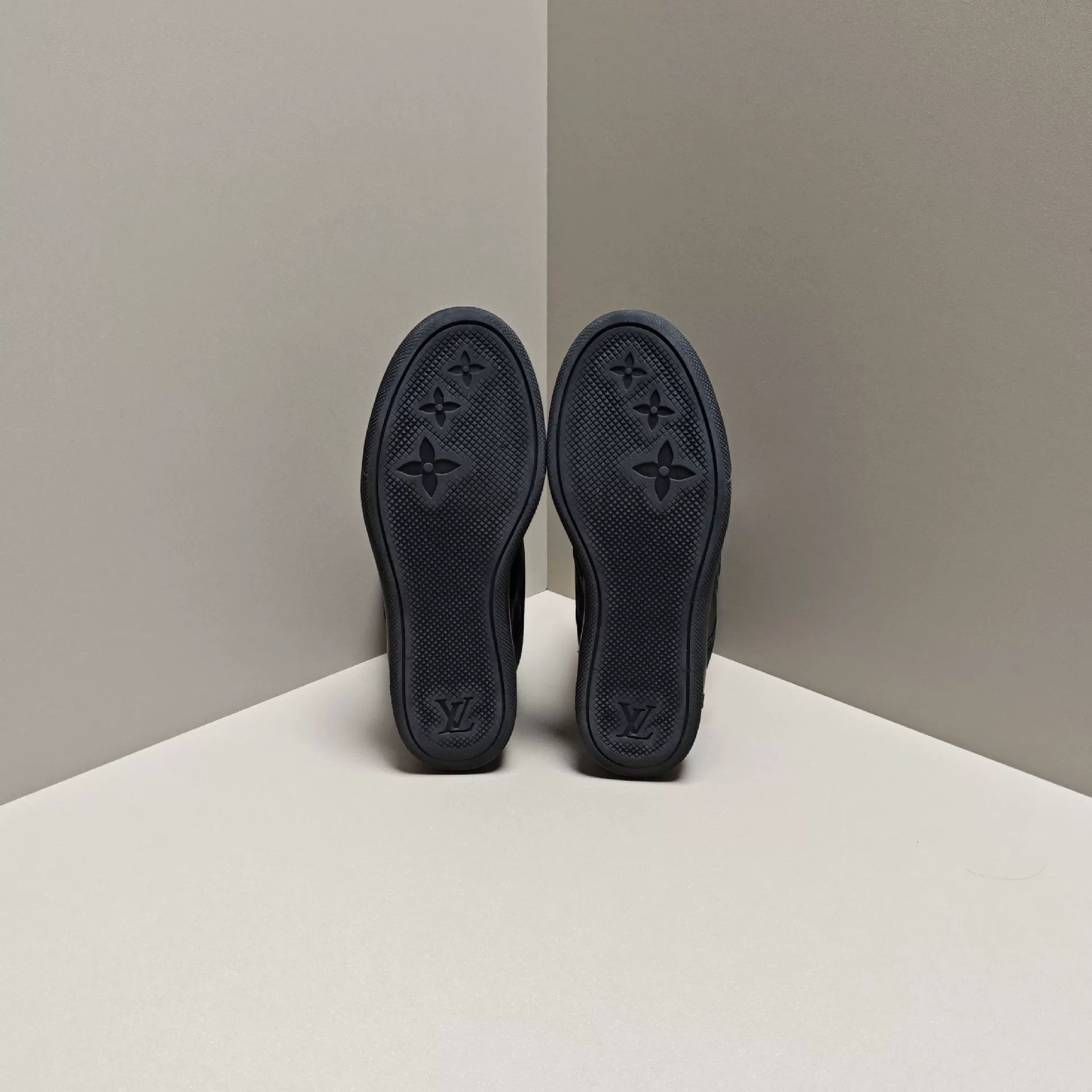 Louis Vuitton Louis Vuitton Boots us_7 Women Size US 7 / IT 37 - 5 Thumbnail