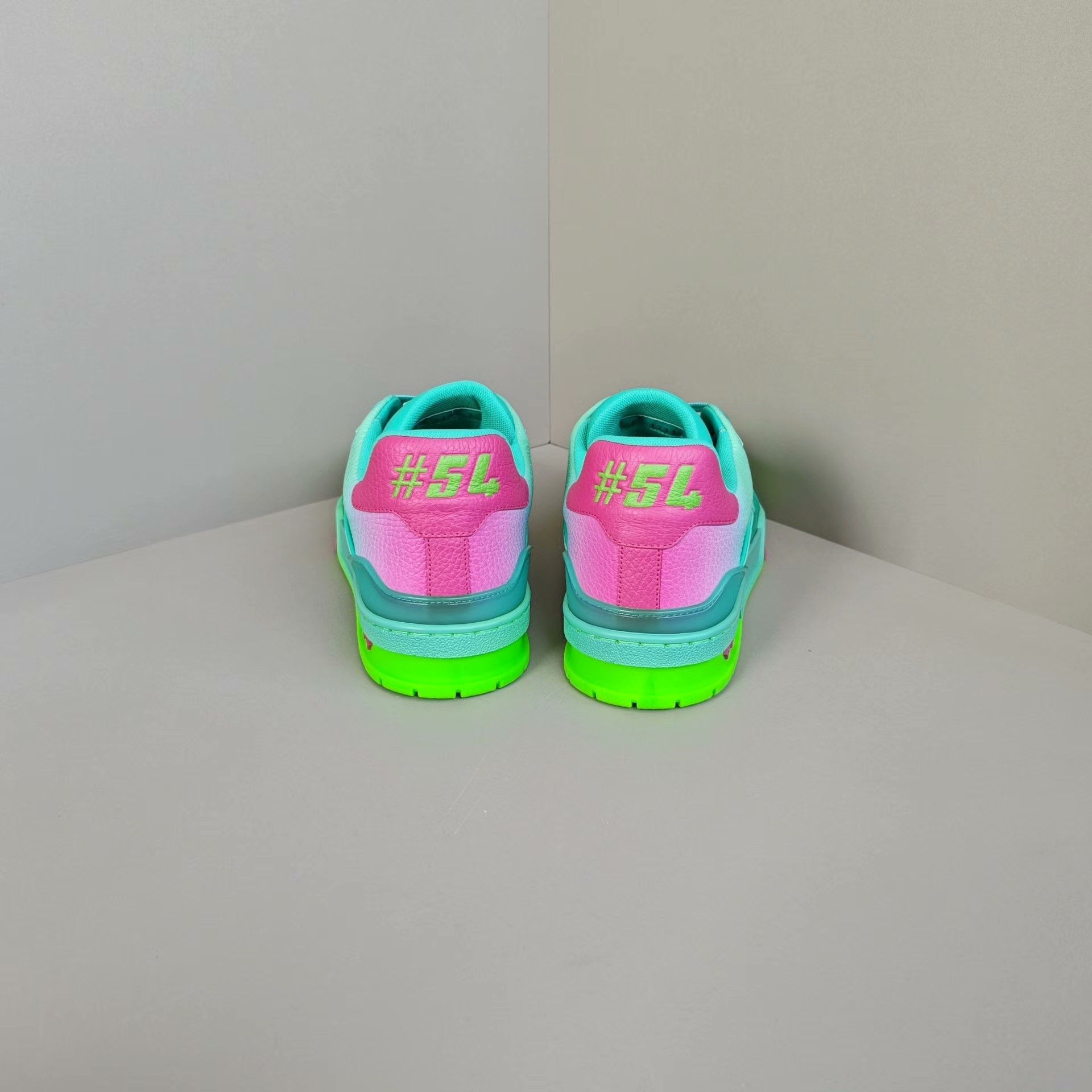 Louis Vuitton Louis Vuitton Training Green Lowtop Sneakers 8 Men Size US 8 / EU 41 - 3 Thumbnail
