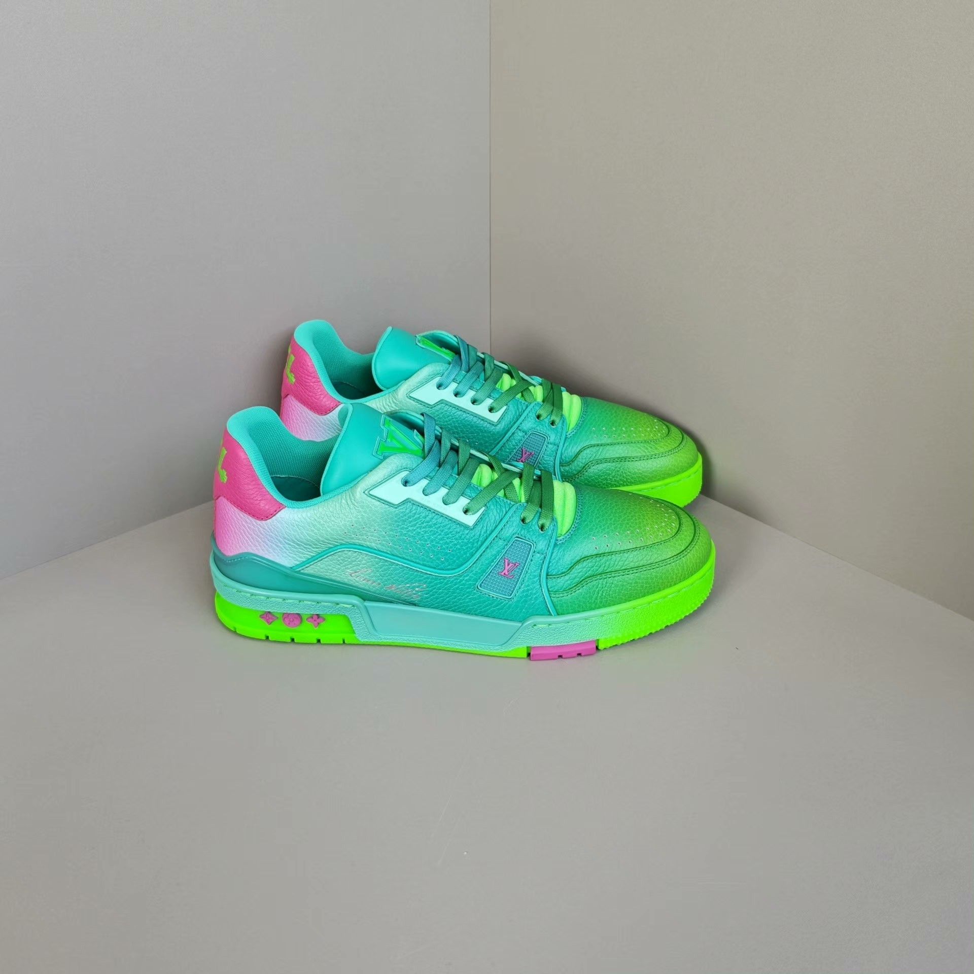 Louis Vuitton Louis Vuitton Training Green Lowtop Sneakers 8 Men Size US 8 / EU 41 - 4 Thumbnail
