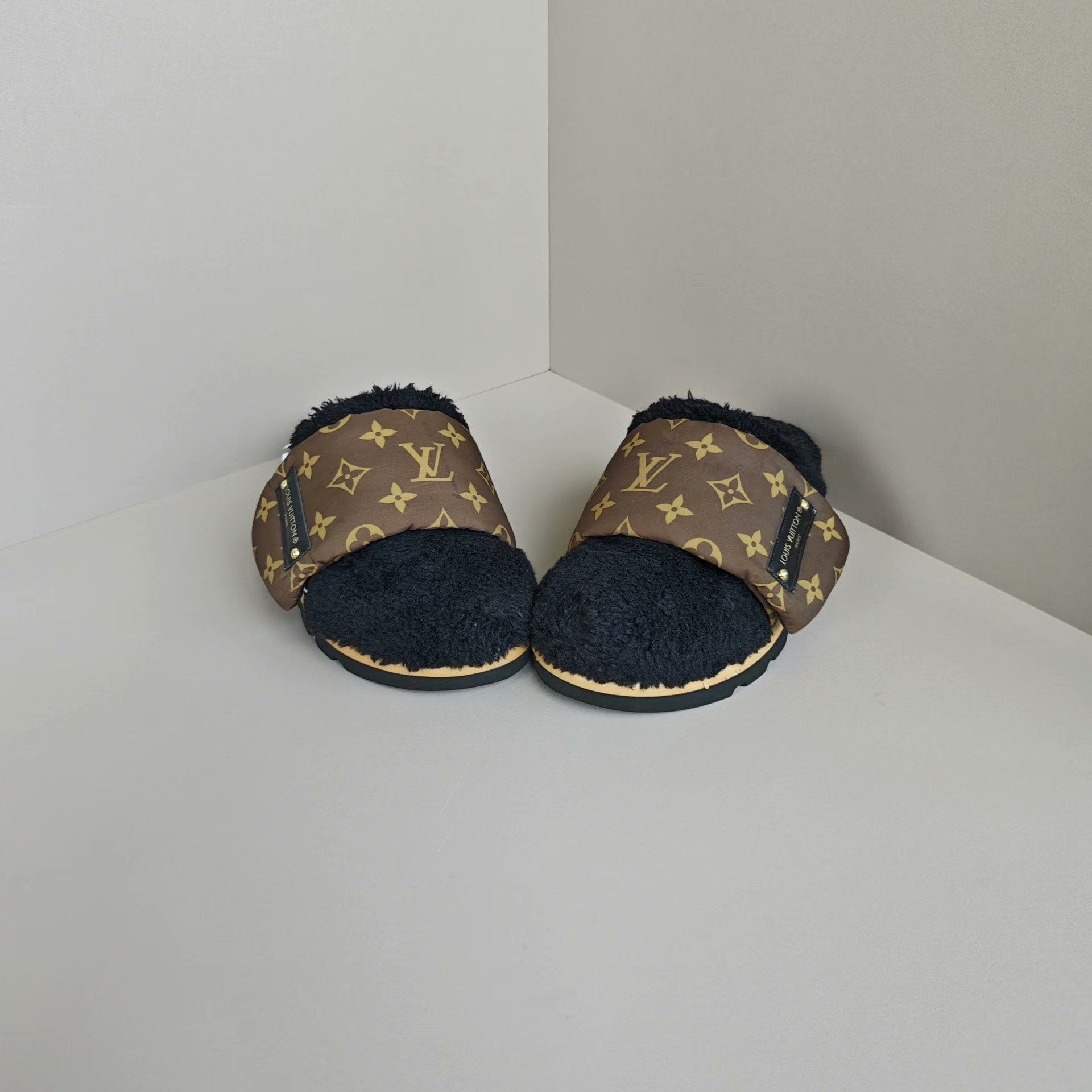 Louis Vuitton Louis Vuitton Sandals us_7 Women Size US 7 / IT 37 - 2 Thumbnail