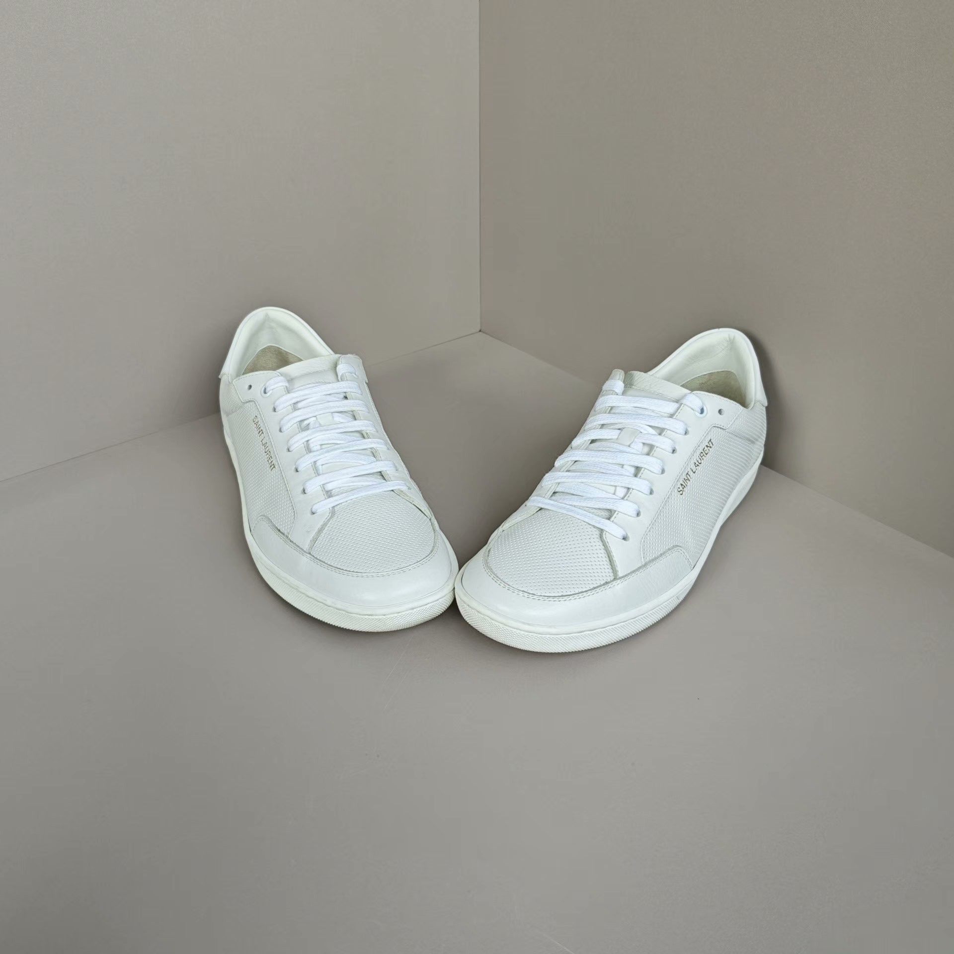 Saint Laurent Paris Saint Laurent Paris Lowtop Sneakers 9 Men Size US 9 / EU 42 - 2 Thumbnail