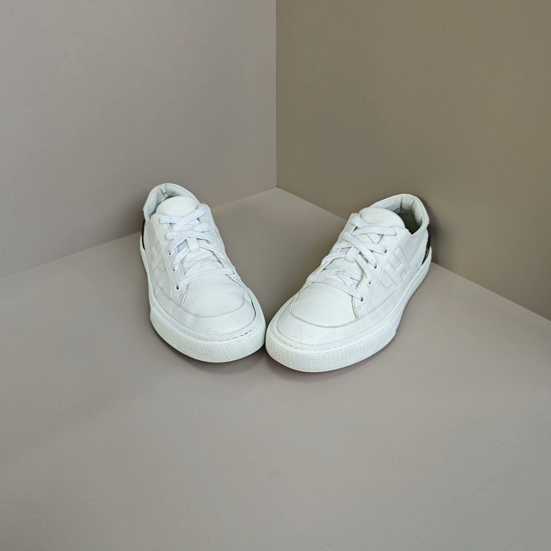 Hermes Hermes Lowtop Sneakers 9 Men Size US 9 / EU 42 - 2 Thumbnail