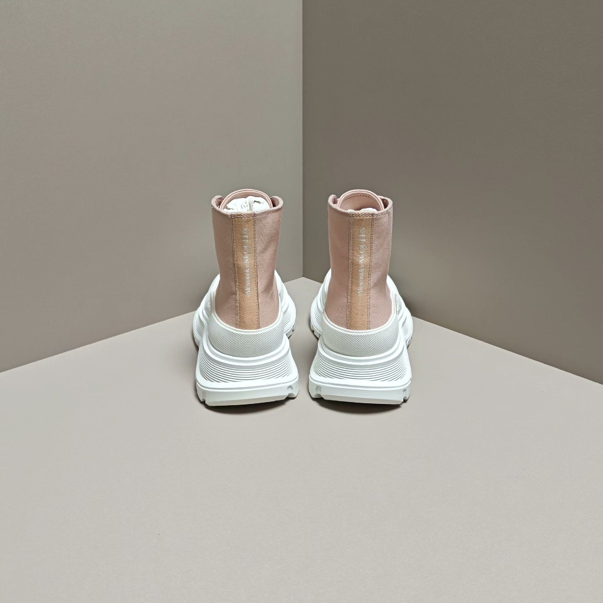 Alexander McQueen Alexander McQueen Pink Boots us_5 Women Size US 5 / IT 35 - 3 Thumbnail