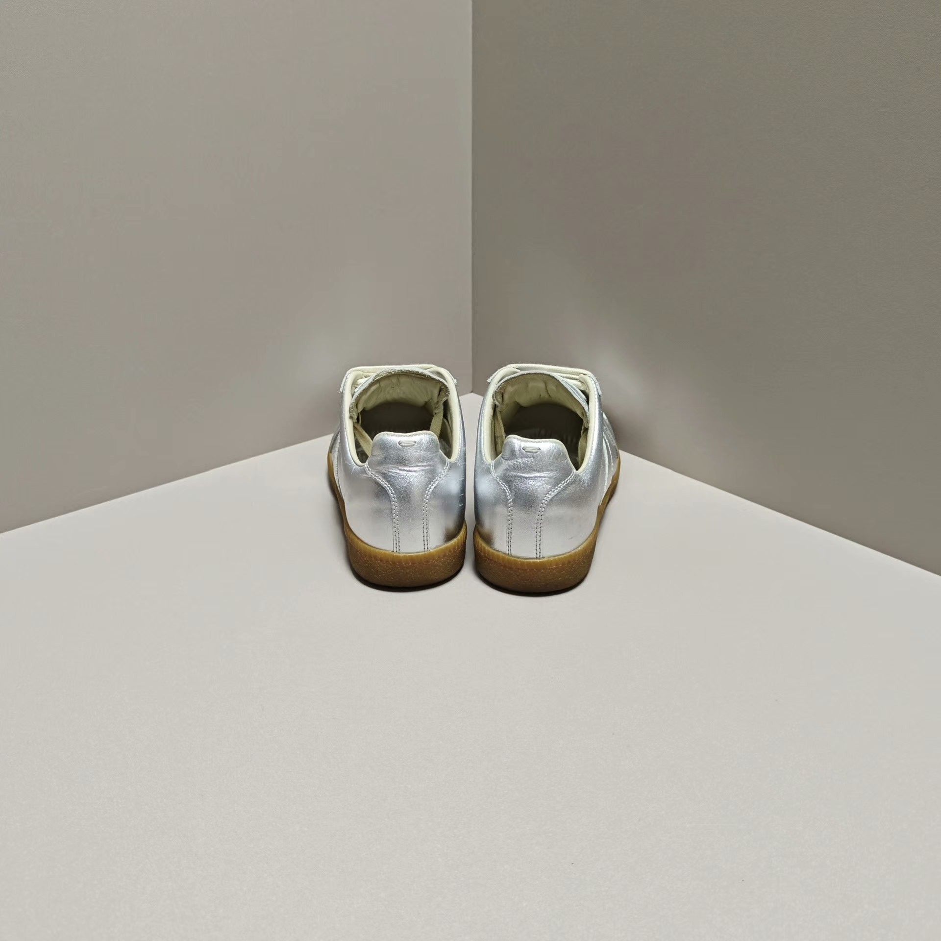 Maison Margiela Maison Margiela Silver Lowtop Sneakers us_6 Women Size US 6 / IT 36 - 4 Thumbnail