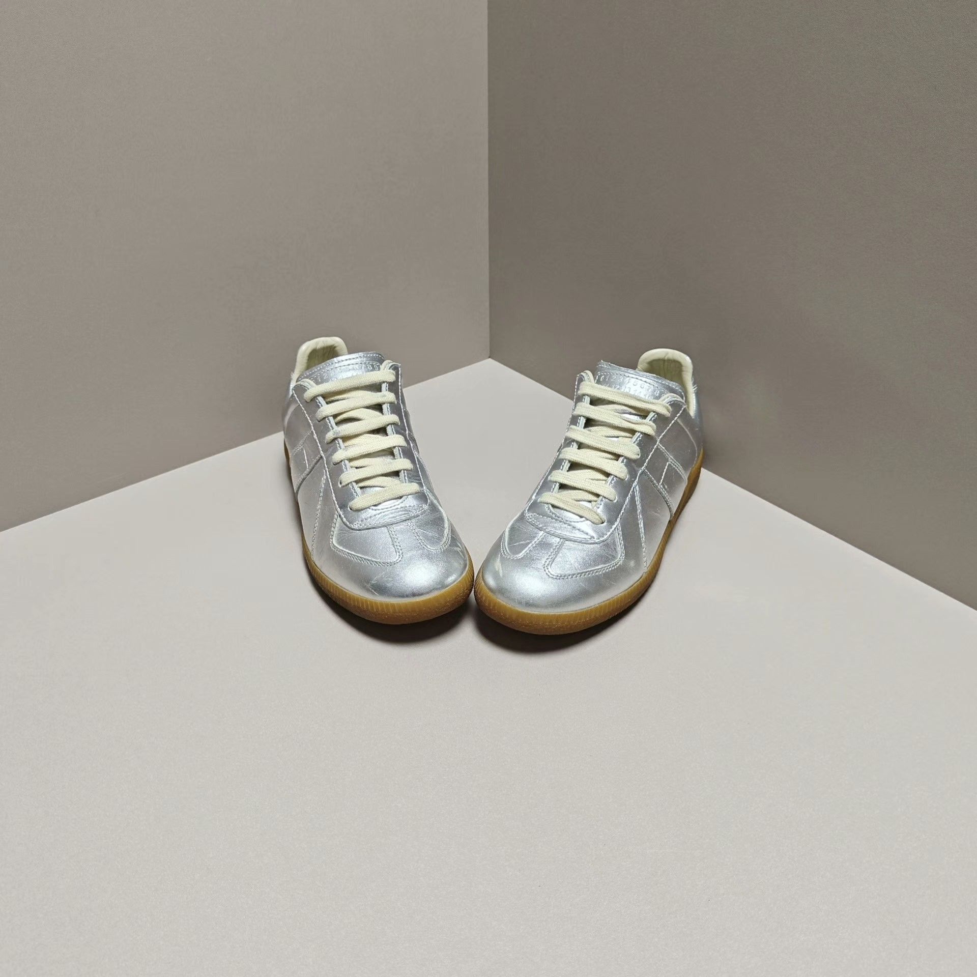 Maison Margiela Maison Margiela Silver Lowtop Sneakers us_6 Women Size US 6 / IT 36 - 2 Thumbnail