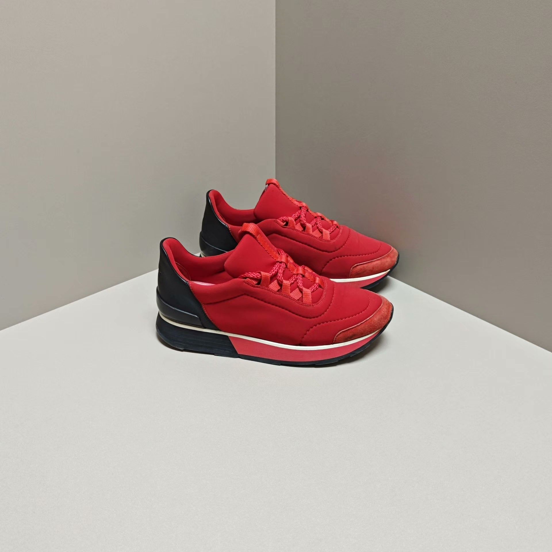 Hermes Hermes Casual Lowtop Sneakers us_7 Women Size US 7 / IT 37 - 4 Thumbnail