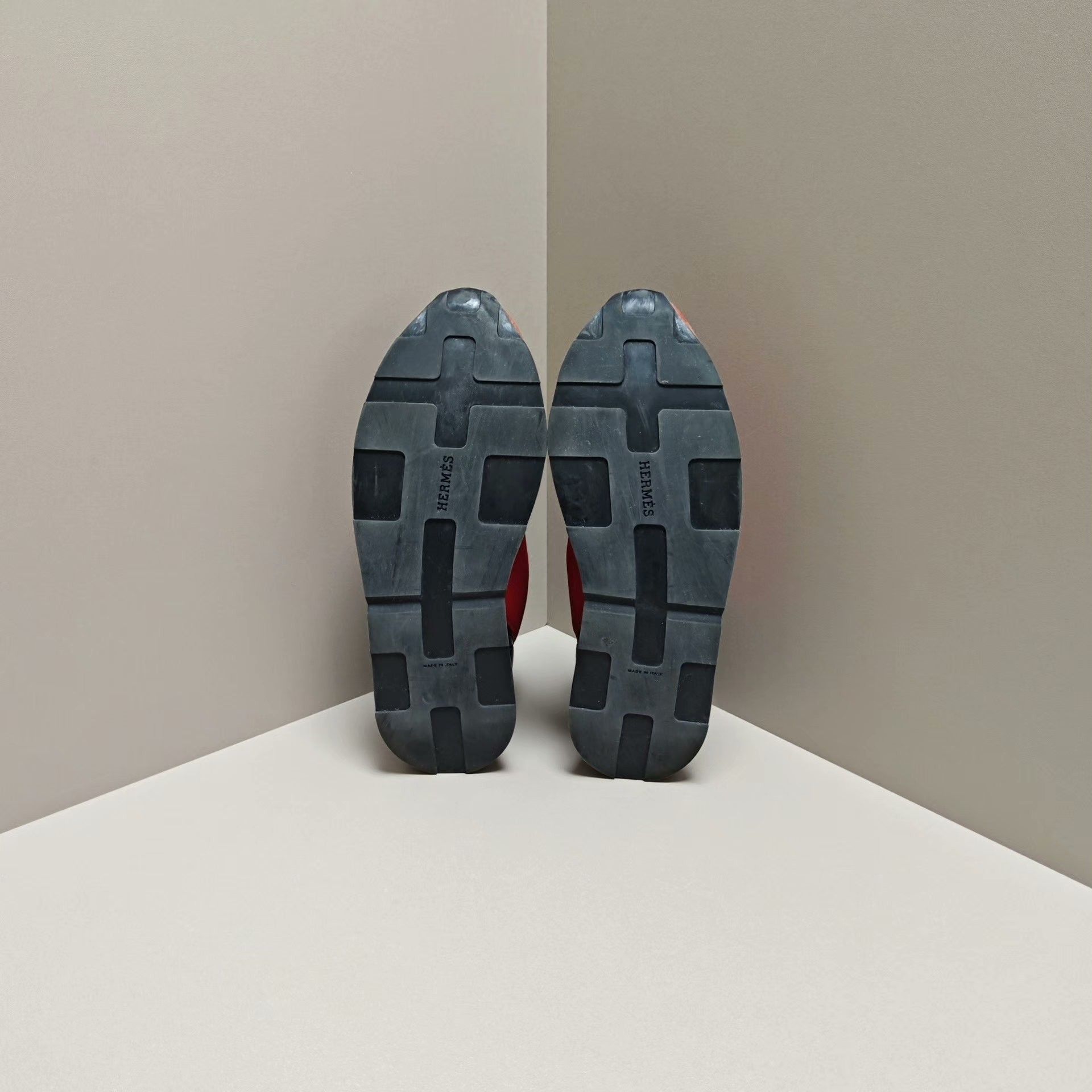 Hermes Hermes Casual Lowtop Sneakers us_7 Women Size US 7 / IT 37 - 5 Thumbnail